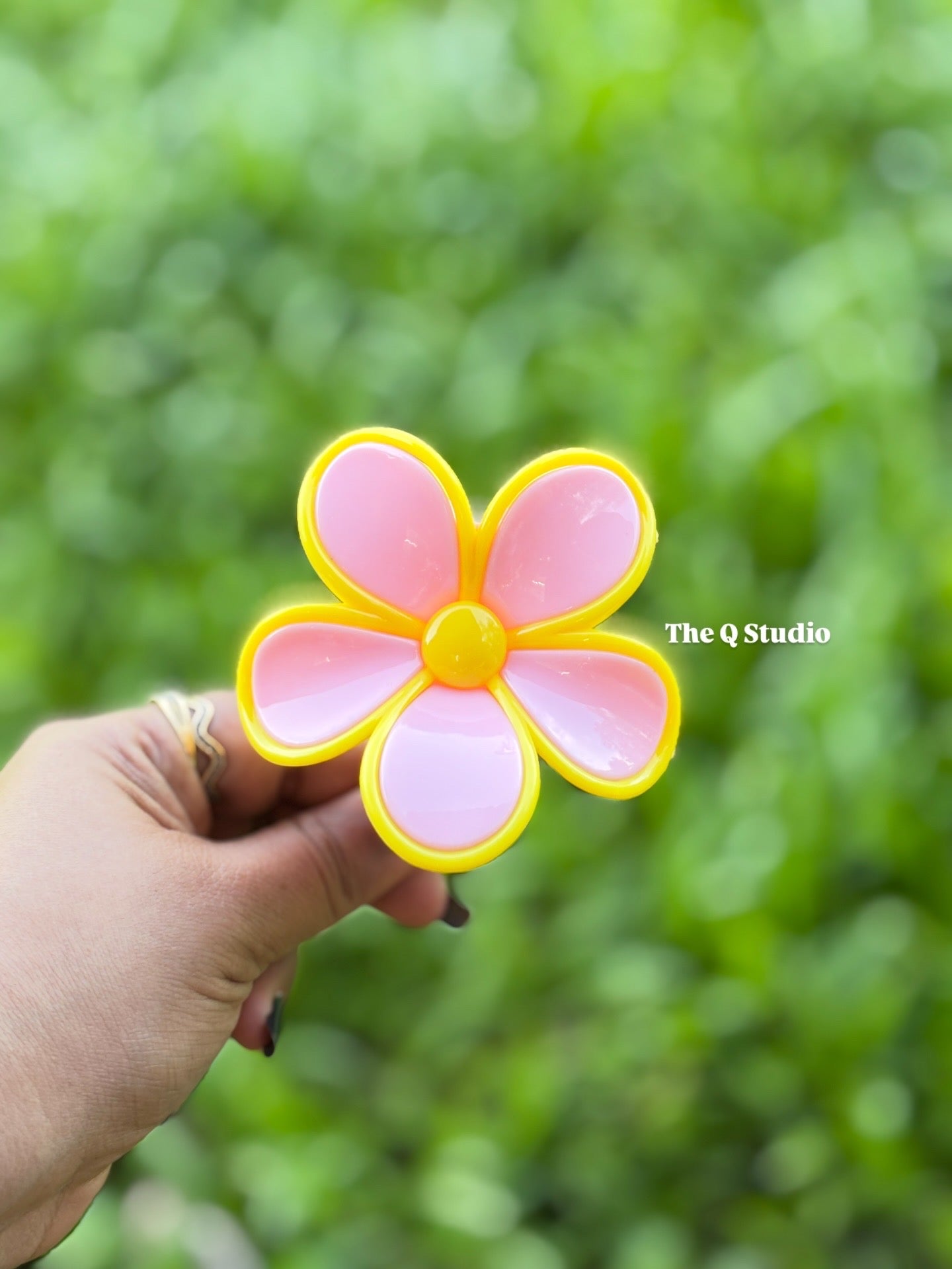 BLOOM POP HAIR CLAW CLIP