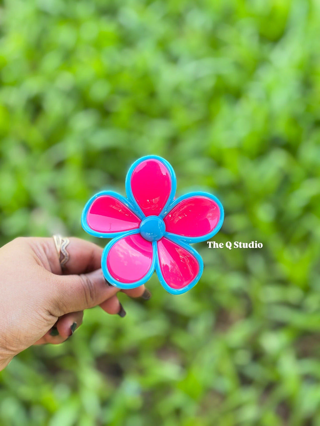 BLOOM POP HAIR CLAW CLIP