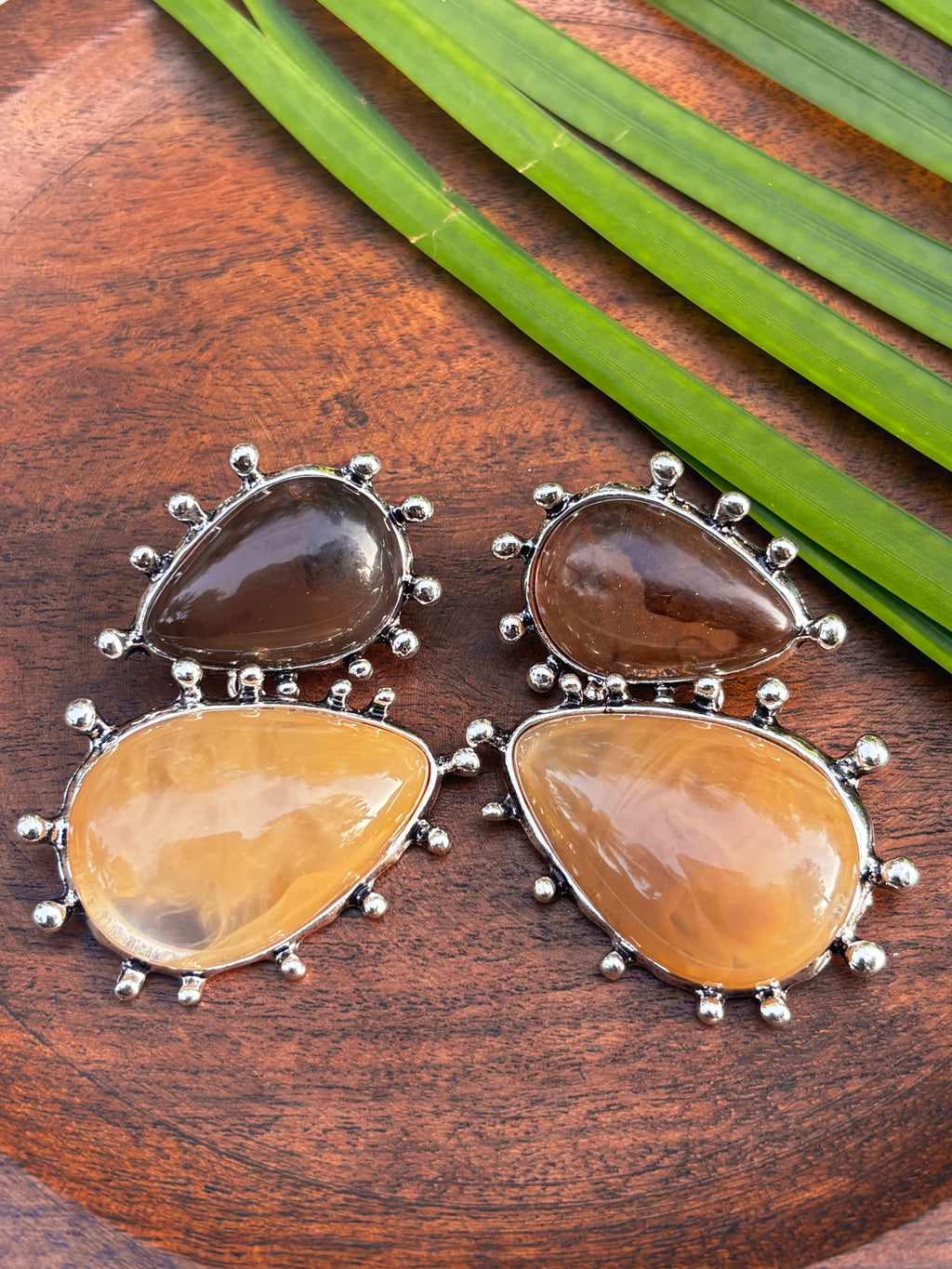 VEIN & VOID EARRING
