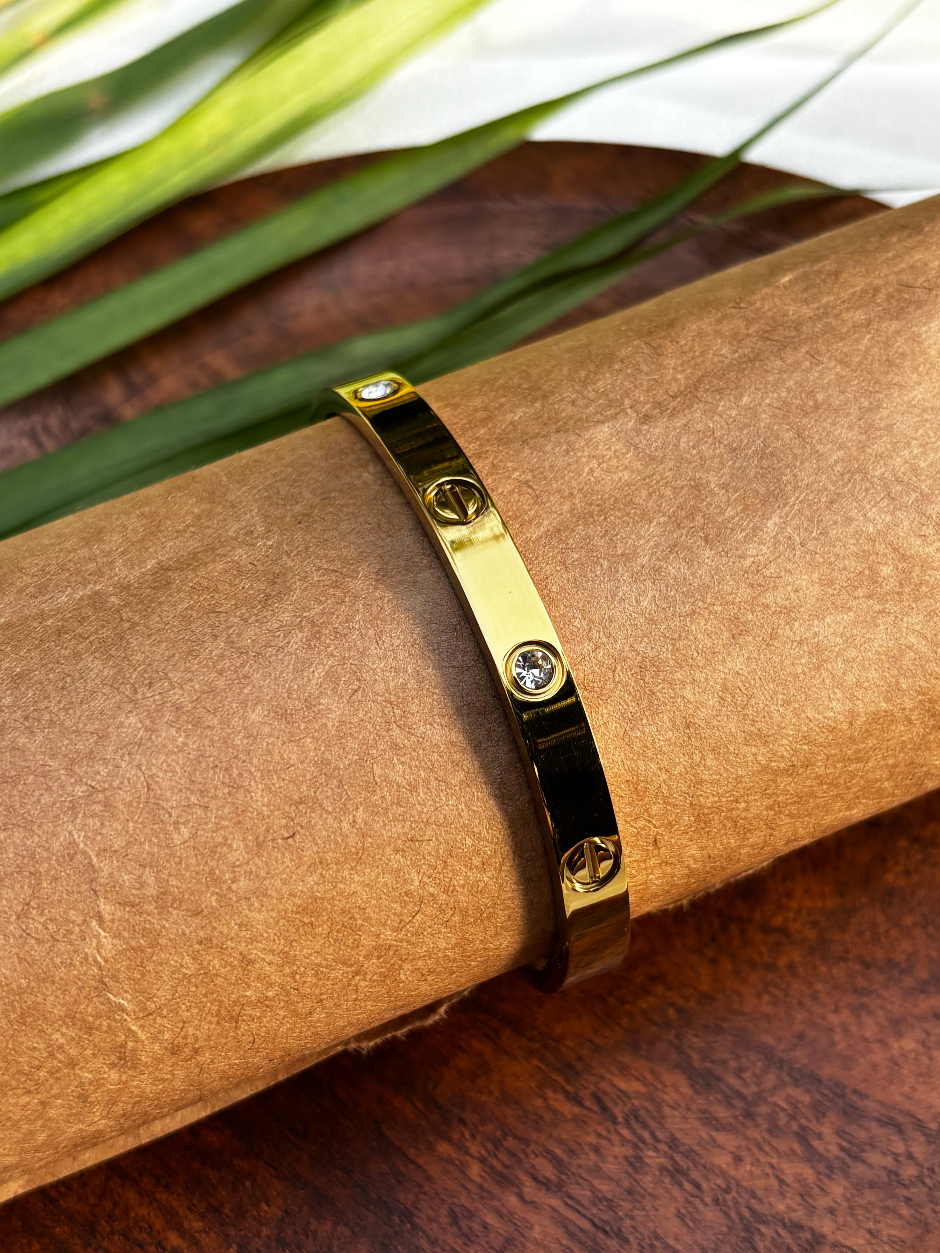 ANTITARNISH KADA WITH AD DETAILING