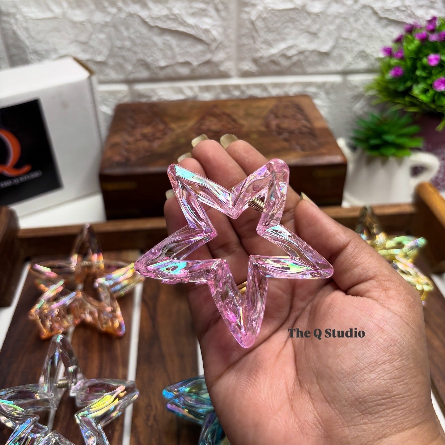 TWINKLE STAR HAIR CLAW CLIP