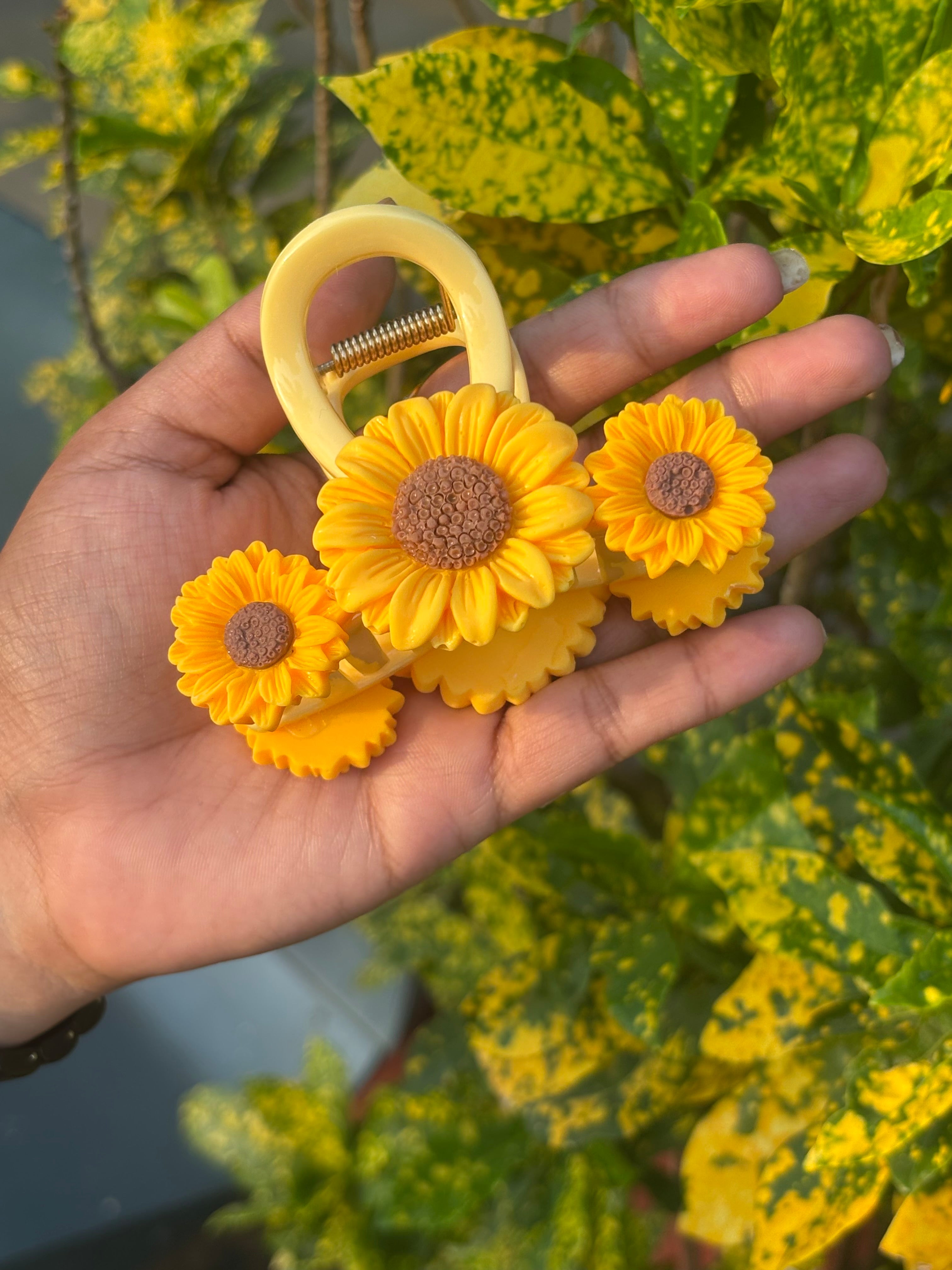 SUNFLOWER HAIR CLAW CLIP