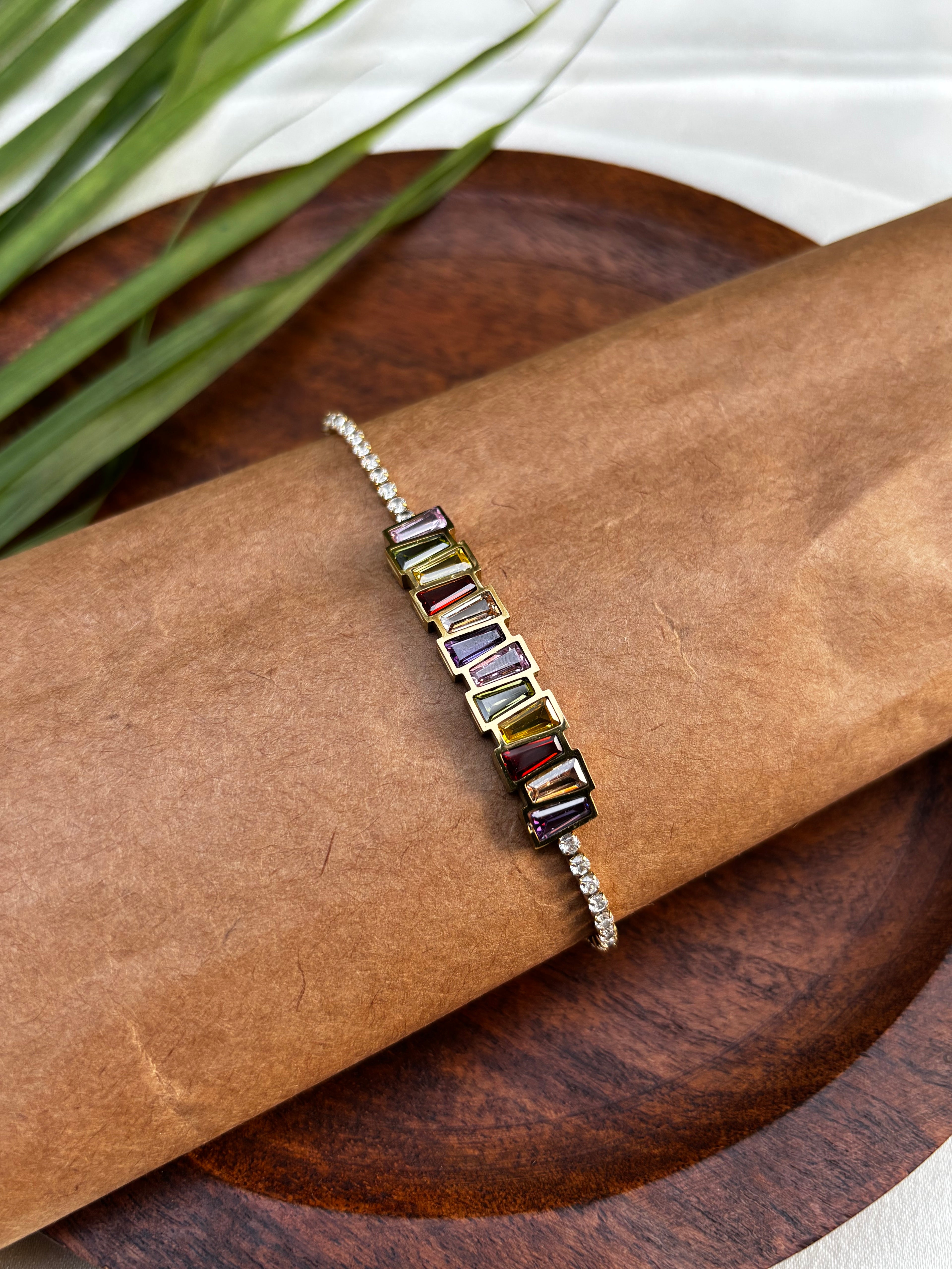MULTICOLOURED ADJUSTABLE BRACELET