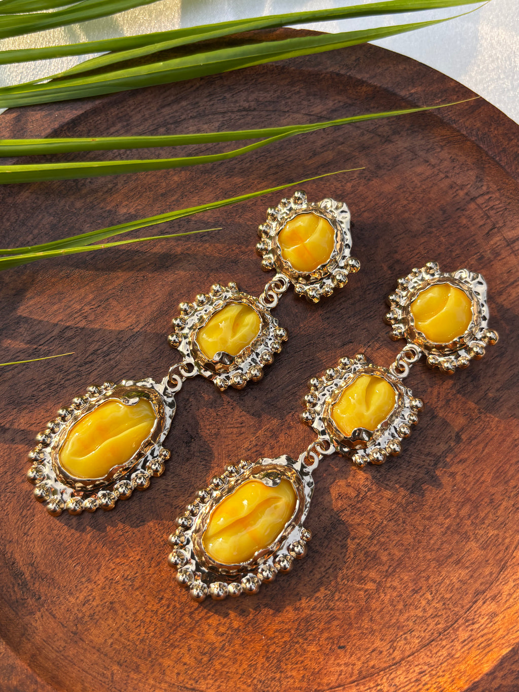 HONEY AURA STATEMENT EARRINGS