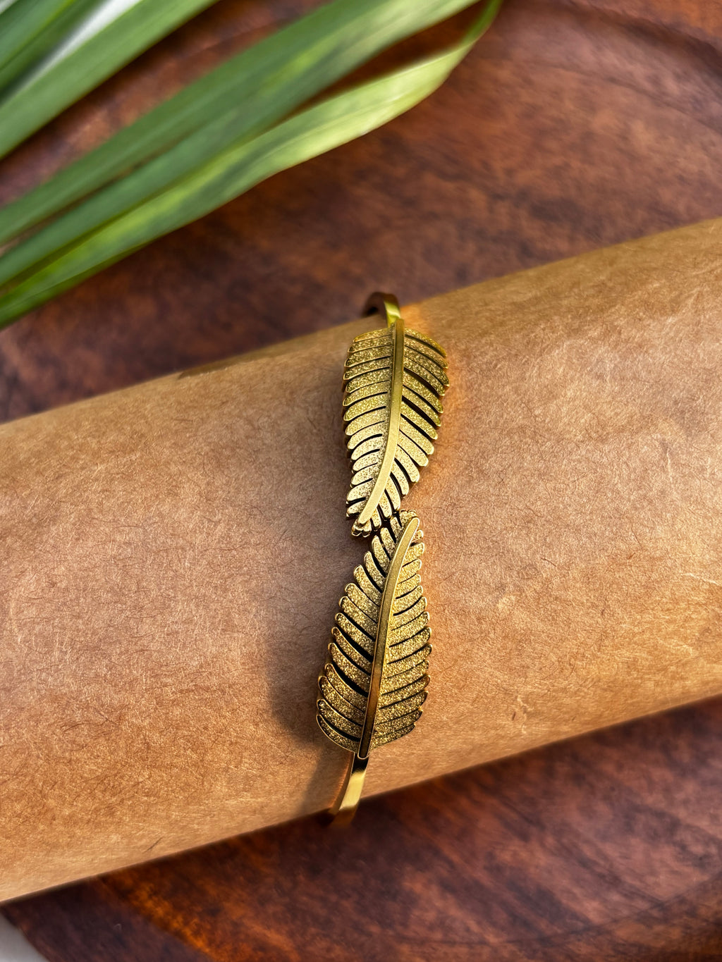 TWO LEAF DESIGN KADA