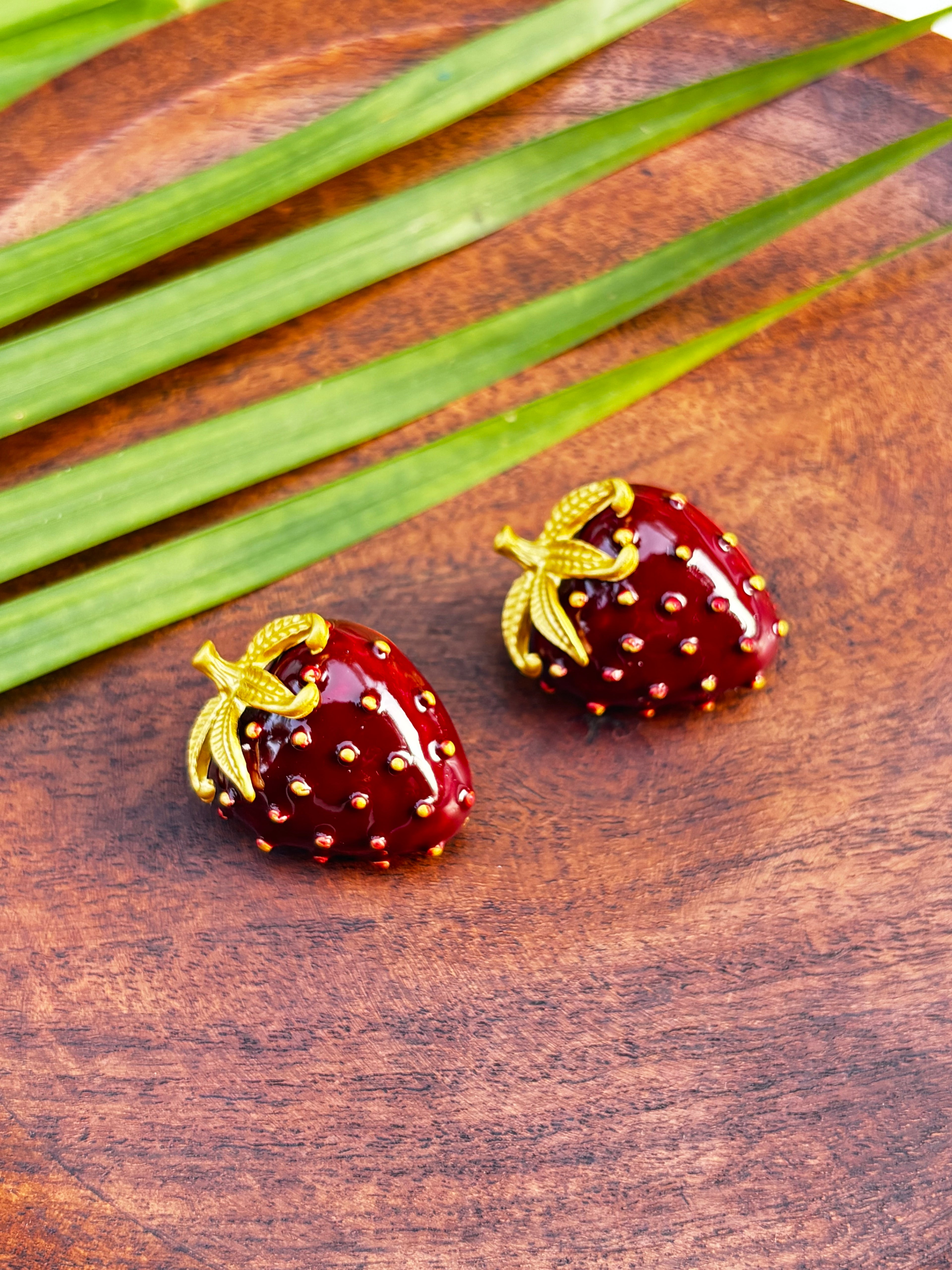 BERRY POP EARRING