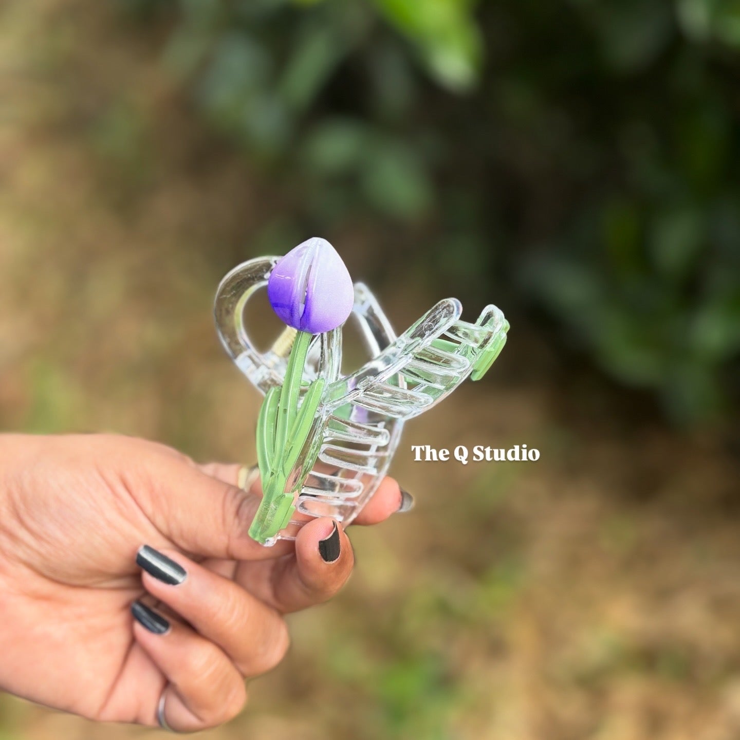TULIP HAIR CLAW CLIP