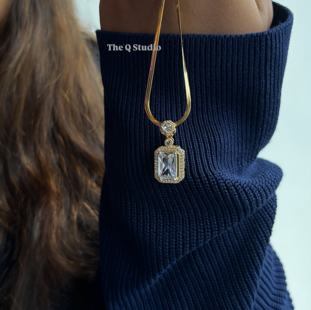 WHITE GLOW DIAMOND ANTITARNISH PENDANT NECKLACE