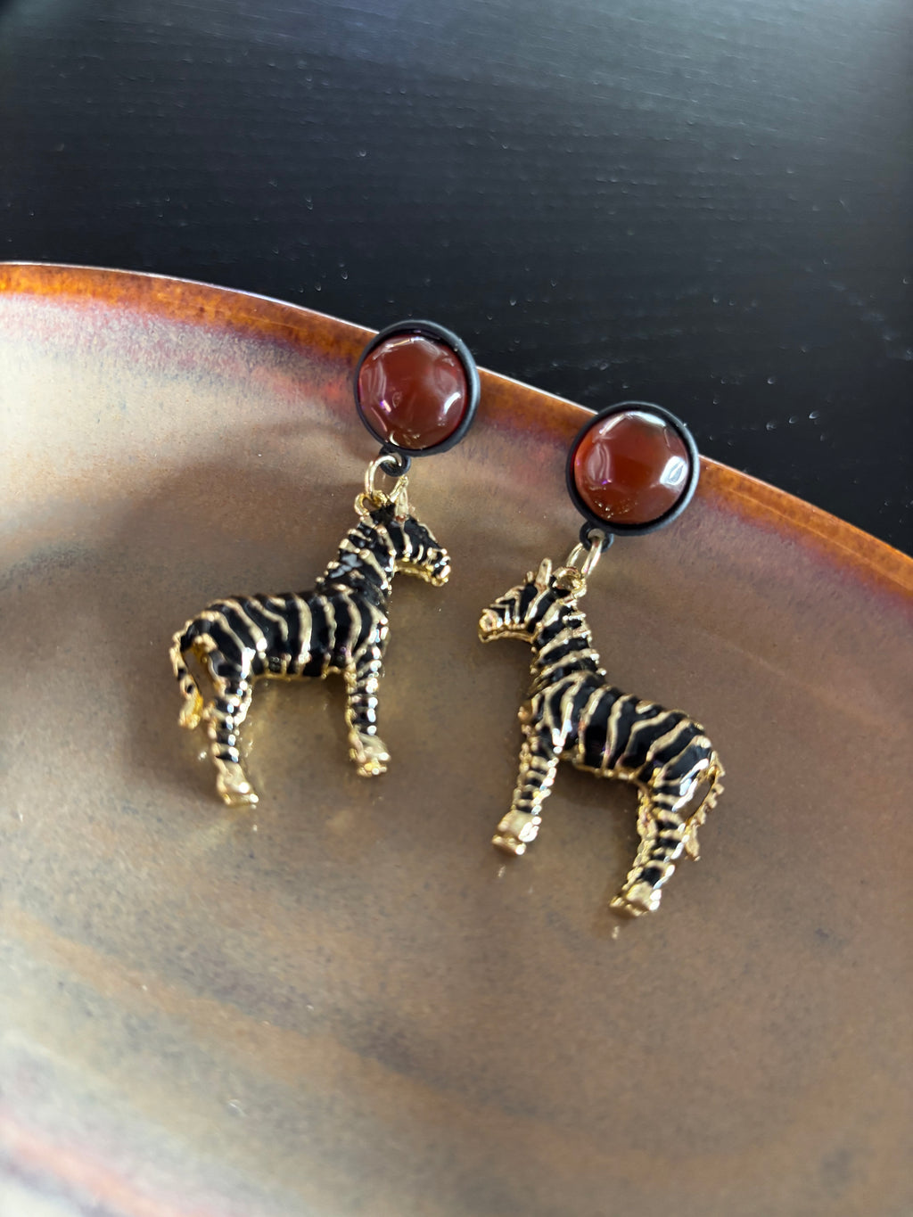ZEBRA CHARM EARRING
