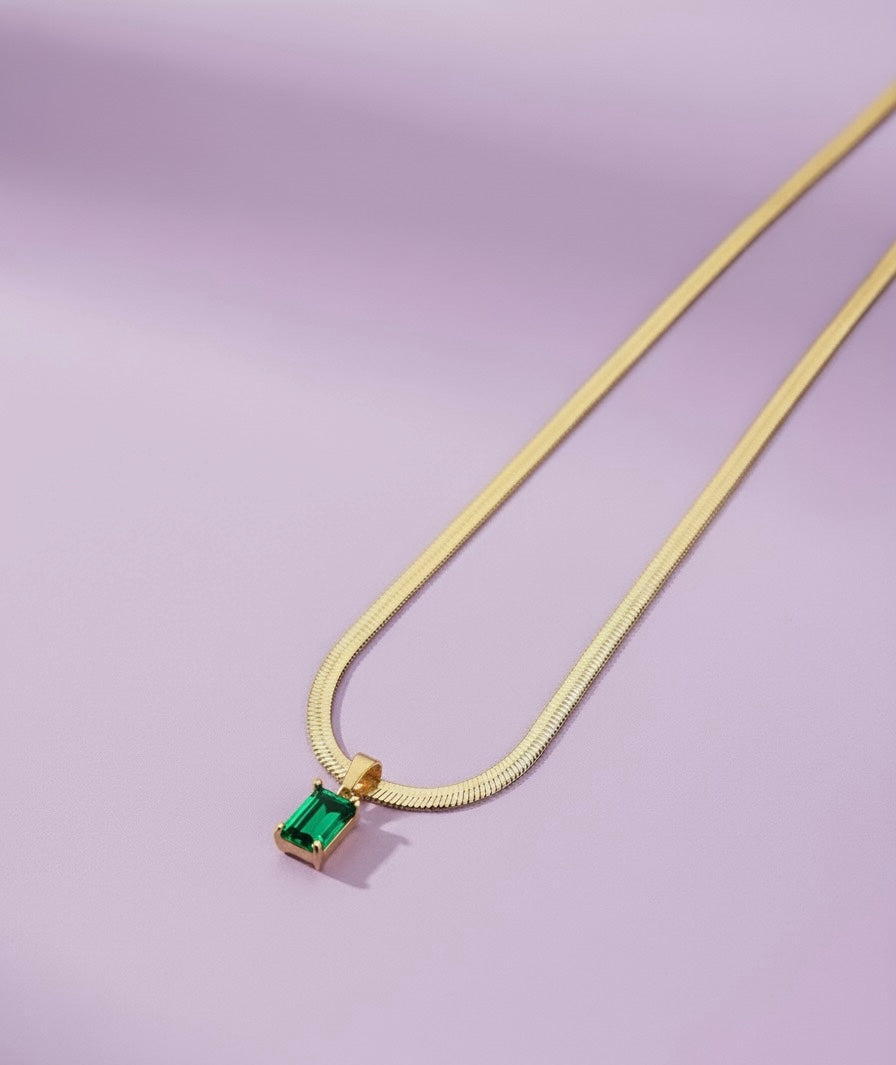 MINIMAL GREEN STONE ANTITARNISH PENDANT NECKLACE