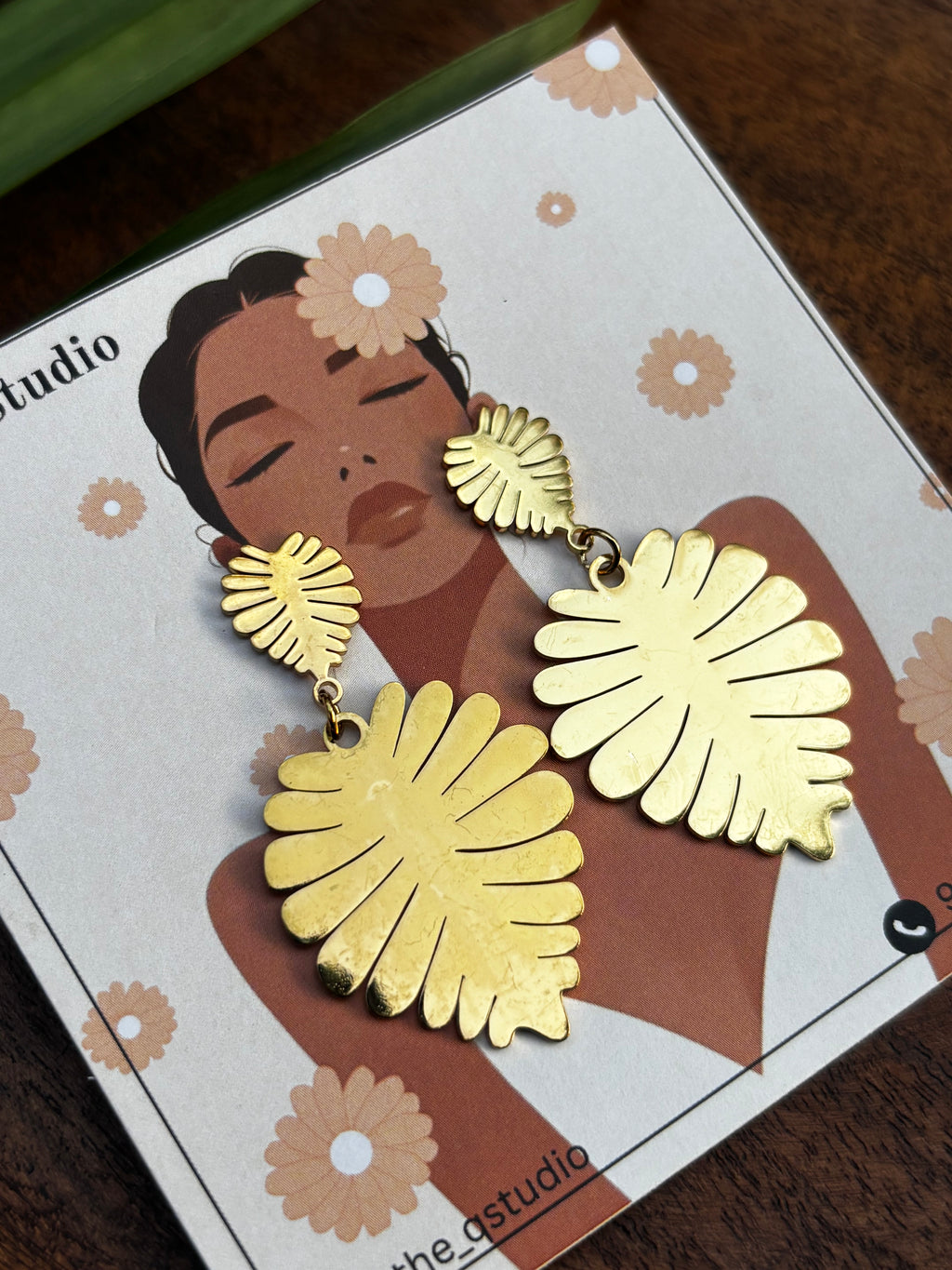 ANTITARNISH LEAF EARRING