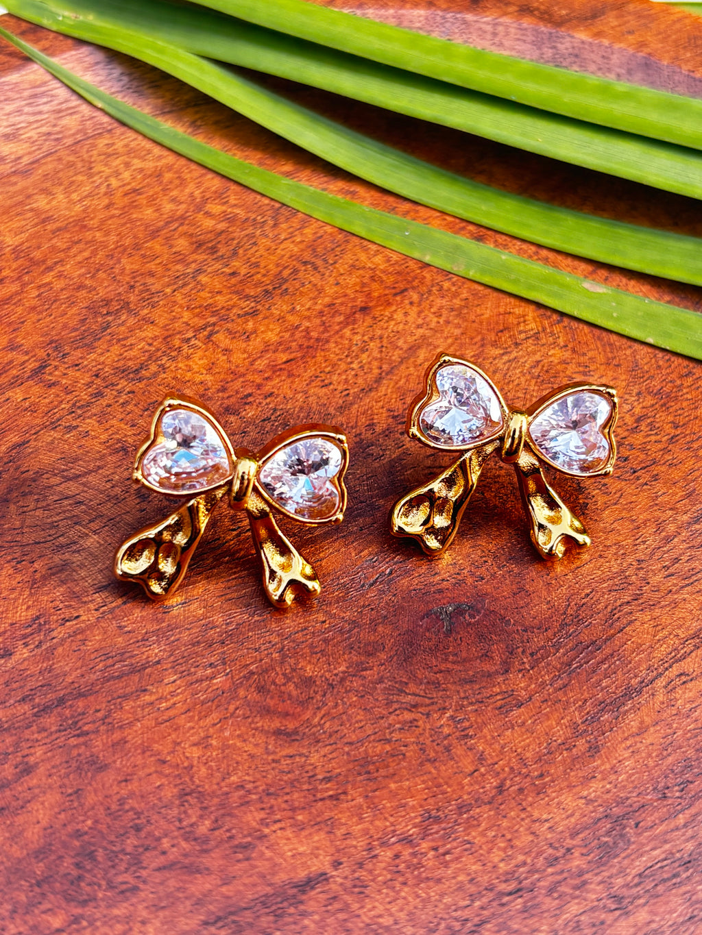 ANTITARNISH AD BOW EARRING
