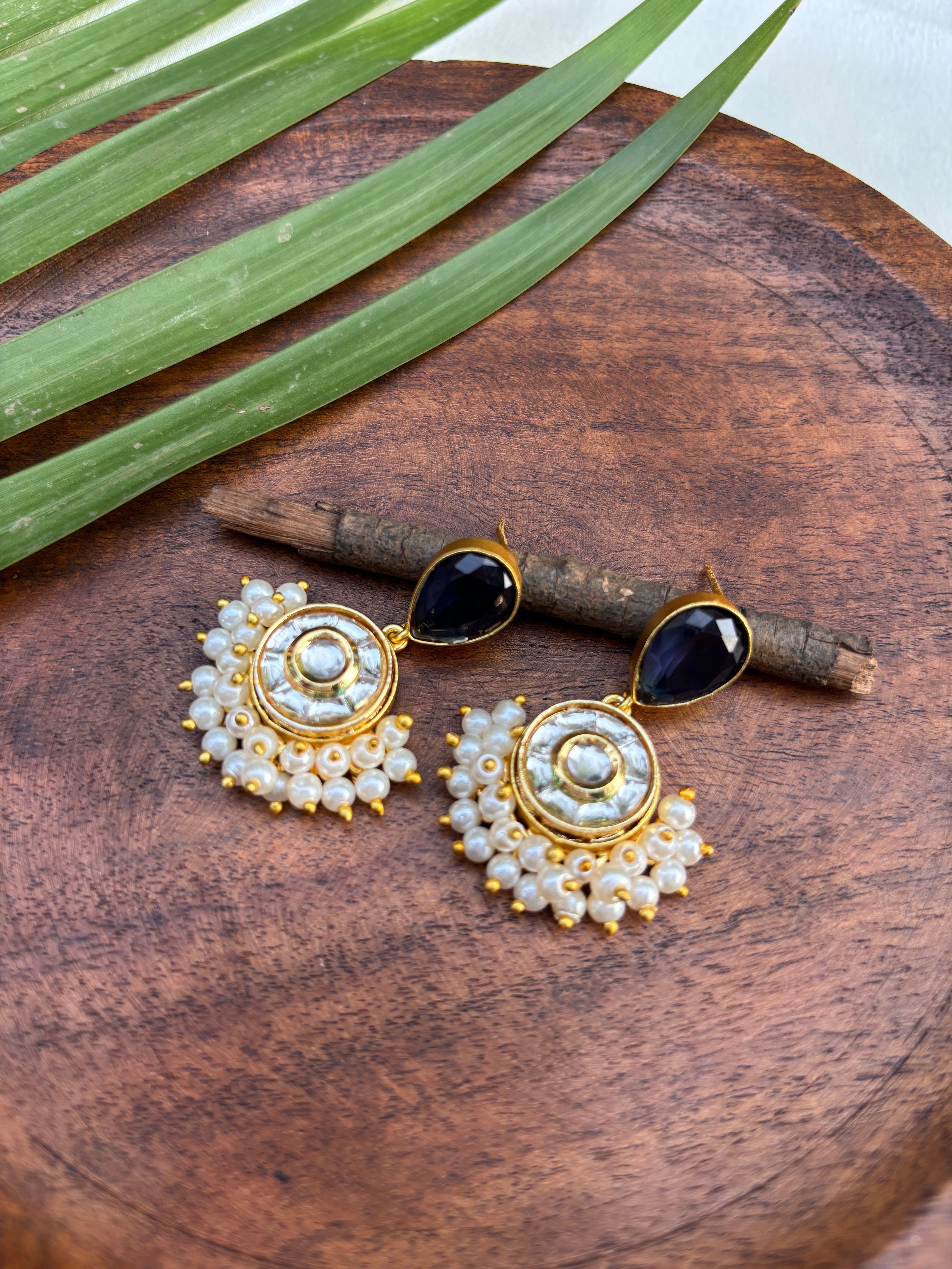 KUNDAN STONE WITH PEAL DETAILING EARRINGS
