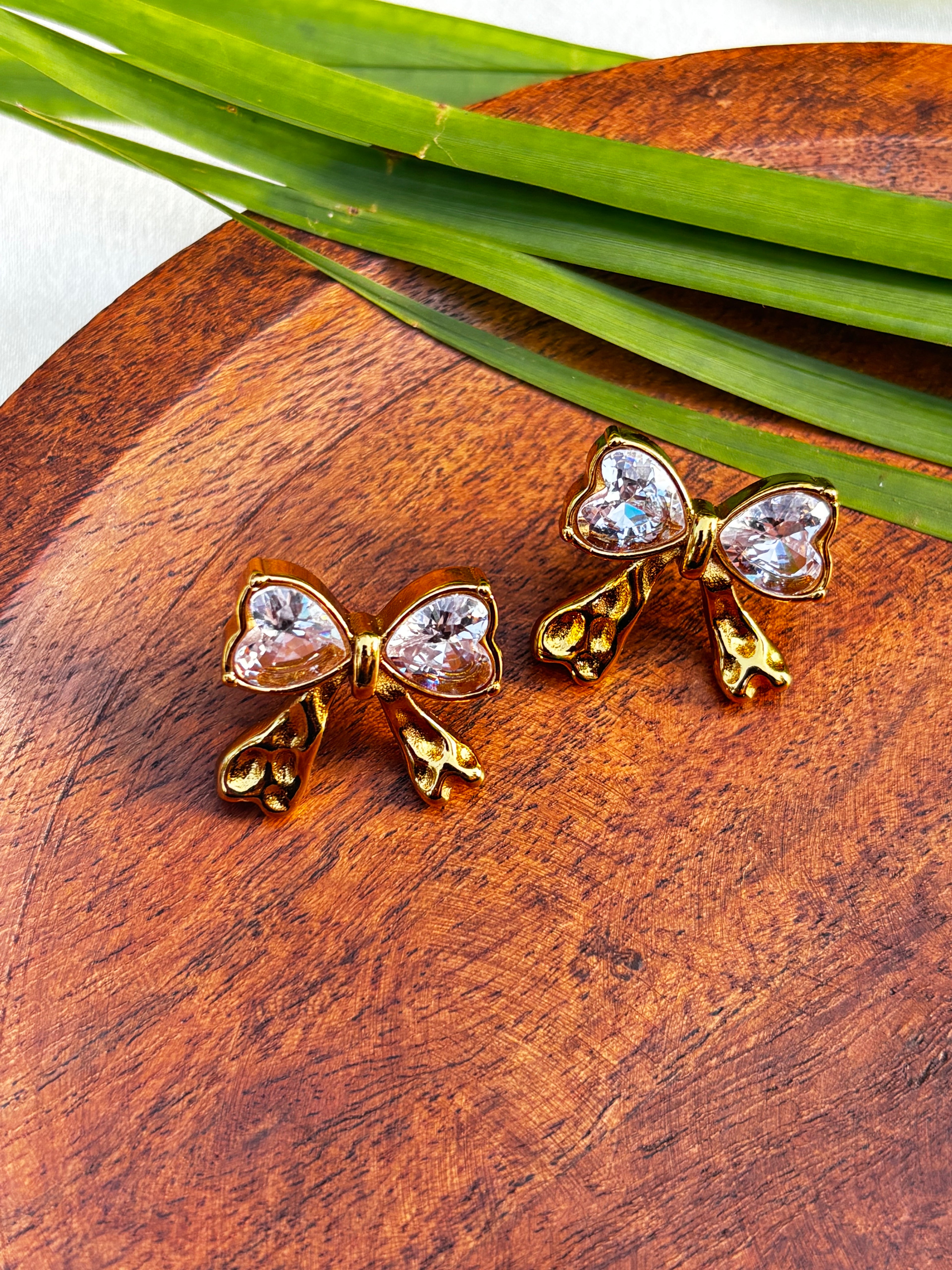 ANTITARNISH AD BOW EARRING
