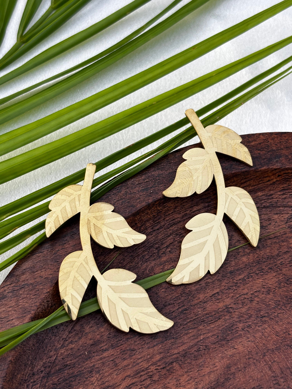 ANTITARNISH LEAVES EARRING