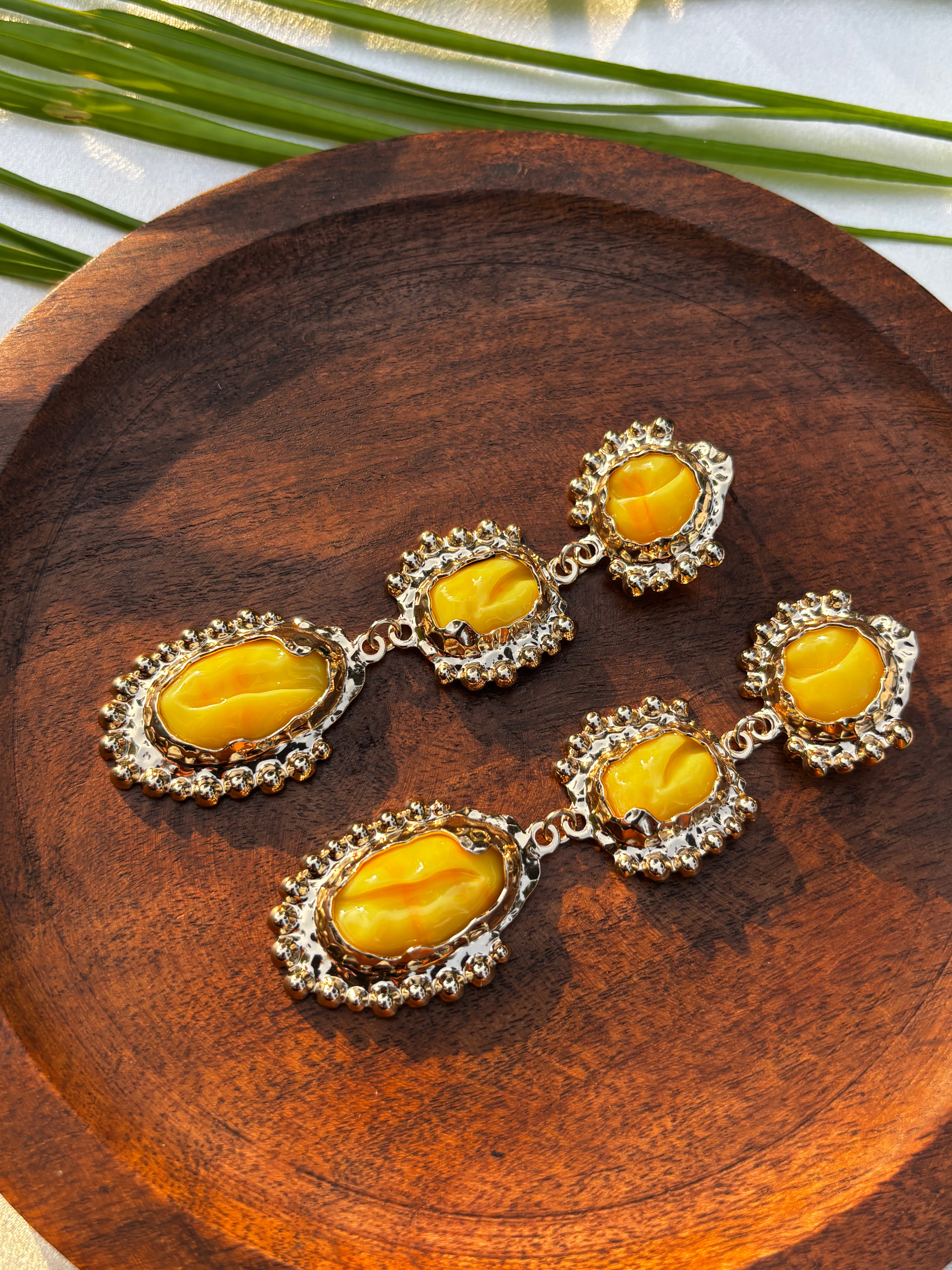 HONEY AURA STATEMENT EARRINGS