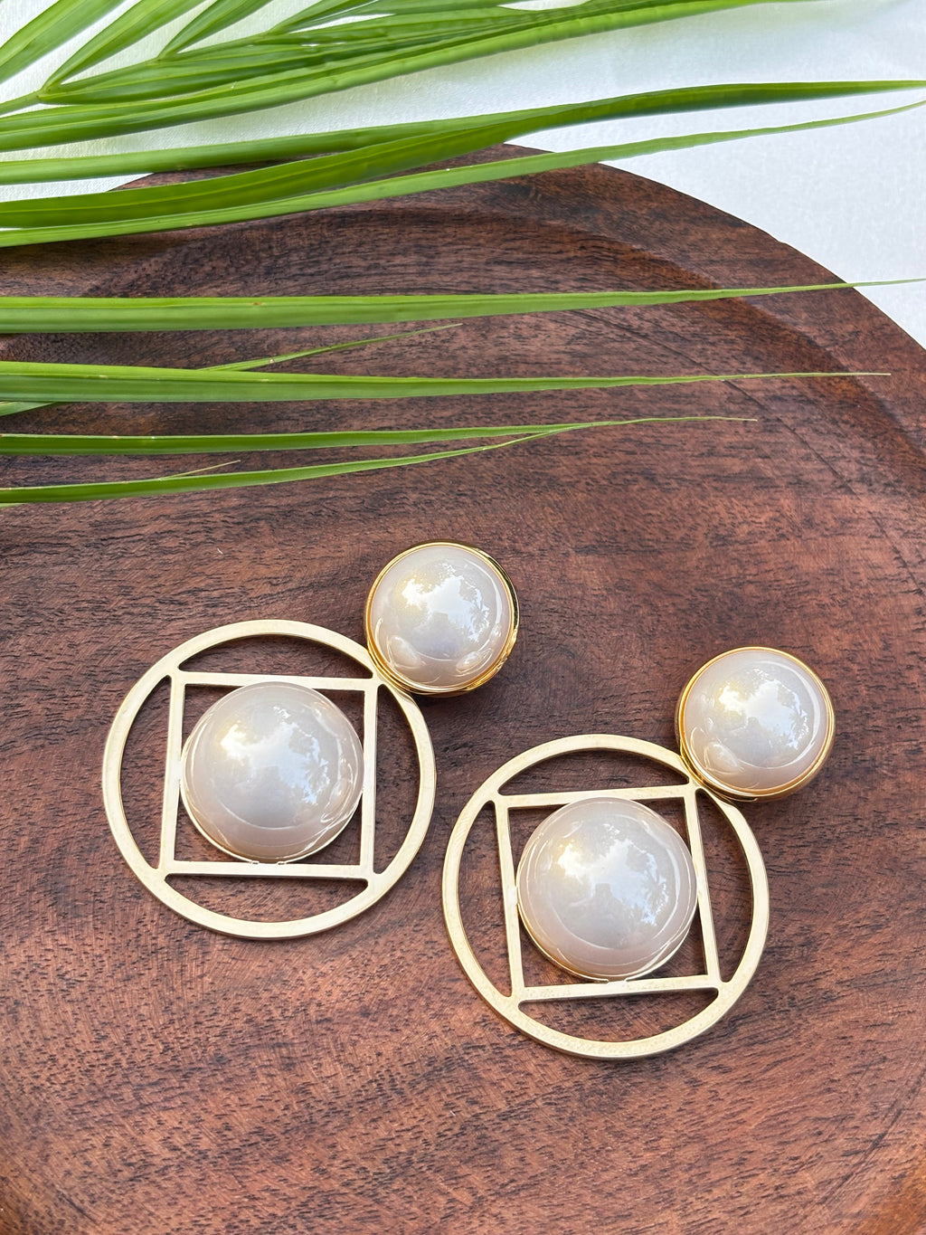 LUSTRE LINE EARRING