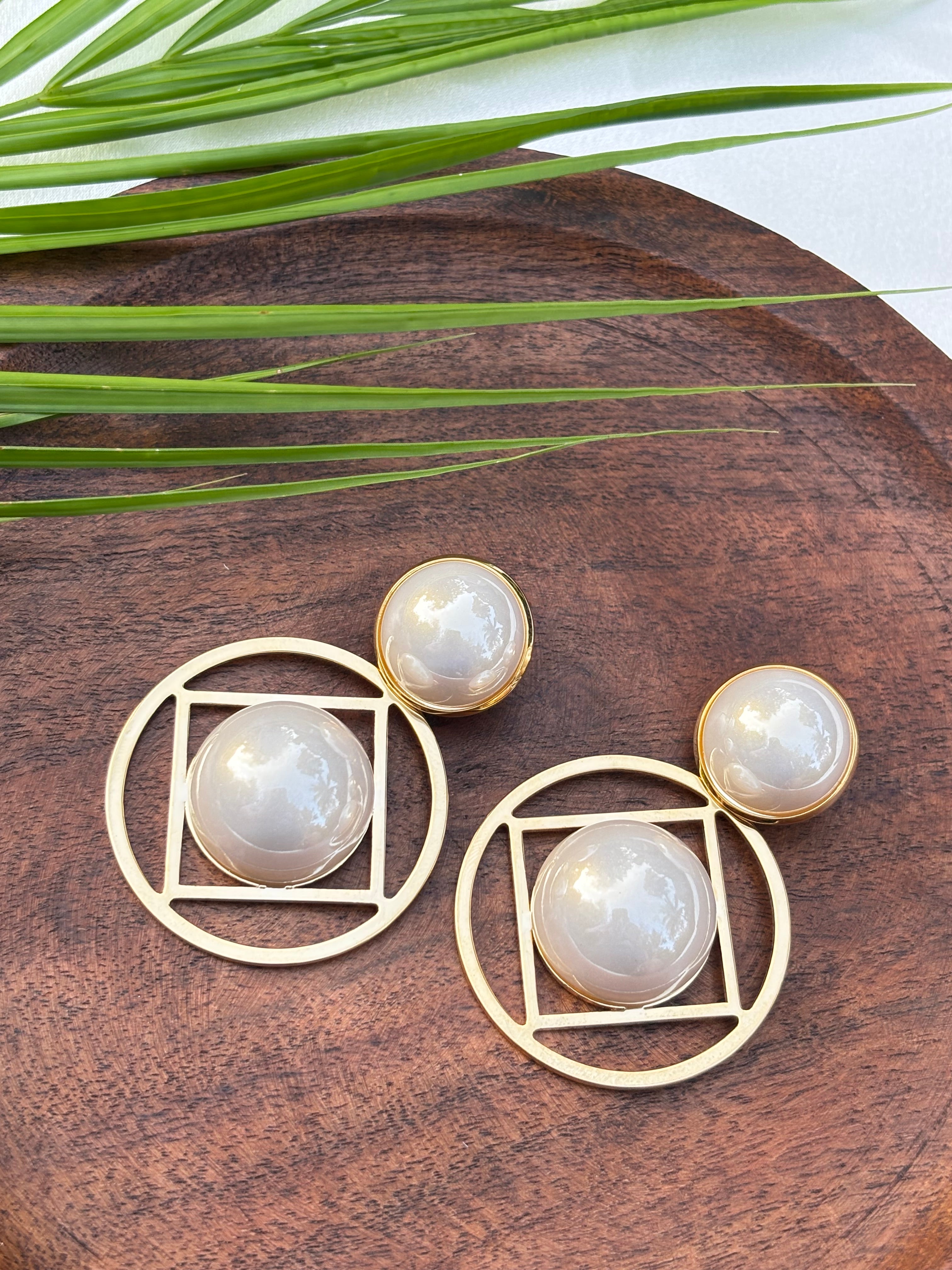 LUSTRE LINE EARRING
