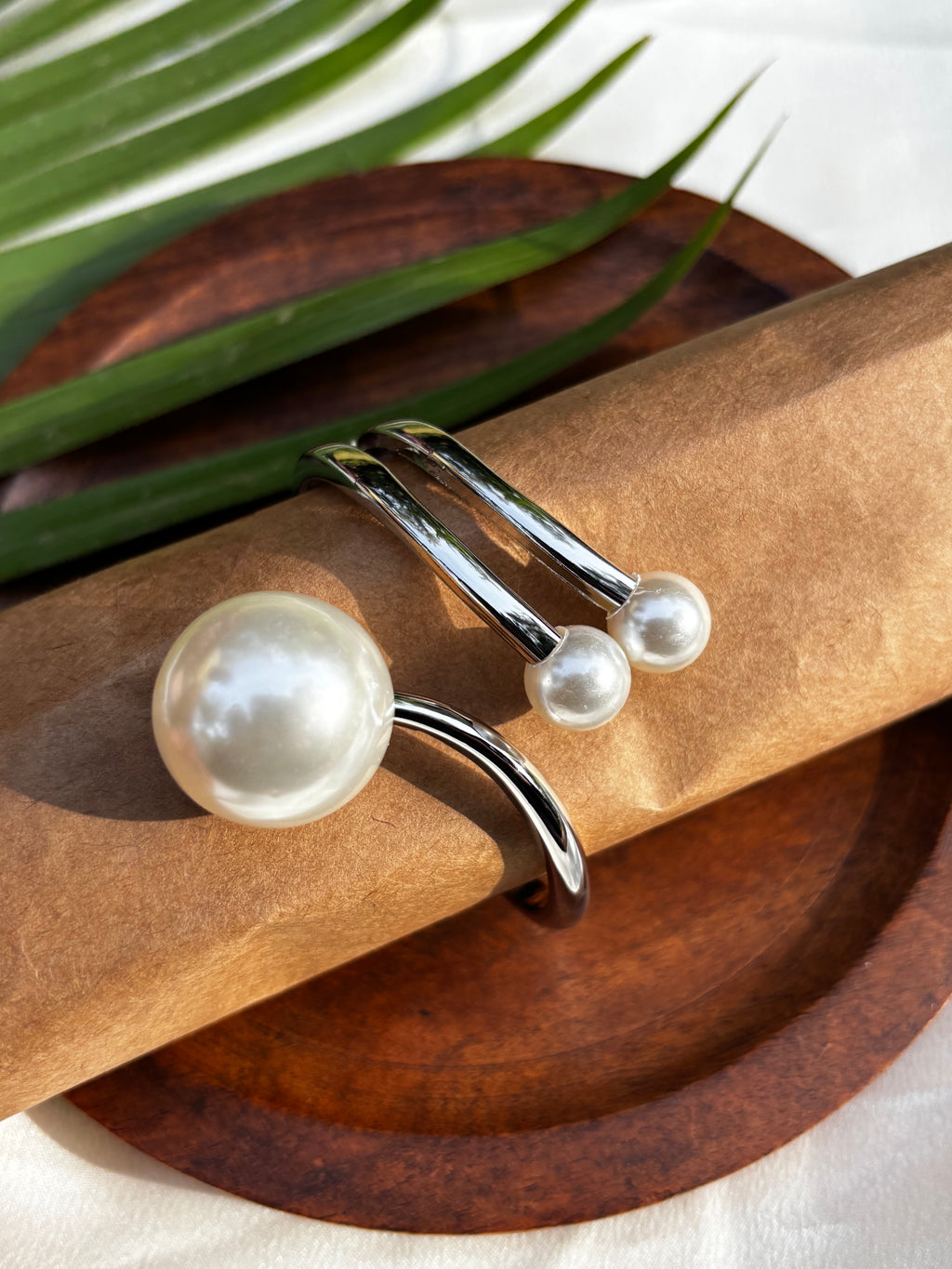 PEARLS SILVER HAND CUFF