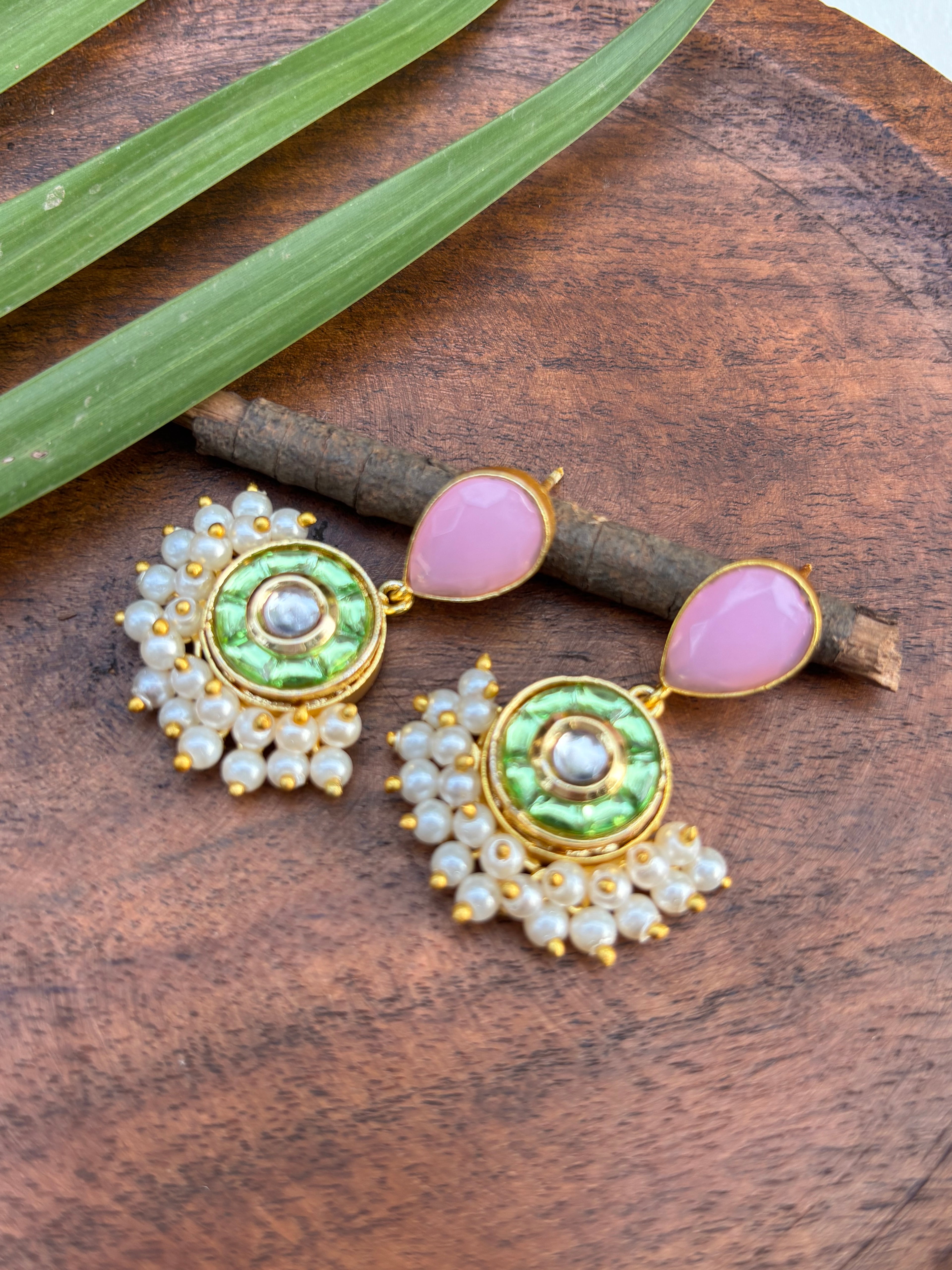 KUNDAN STONE WITH PEAL DETAILING EARRINGS
