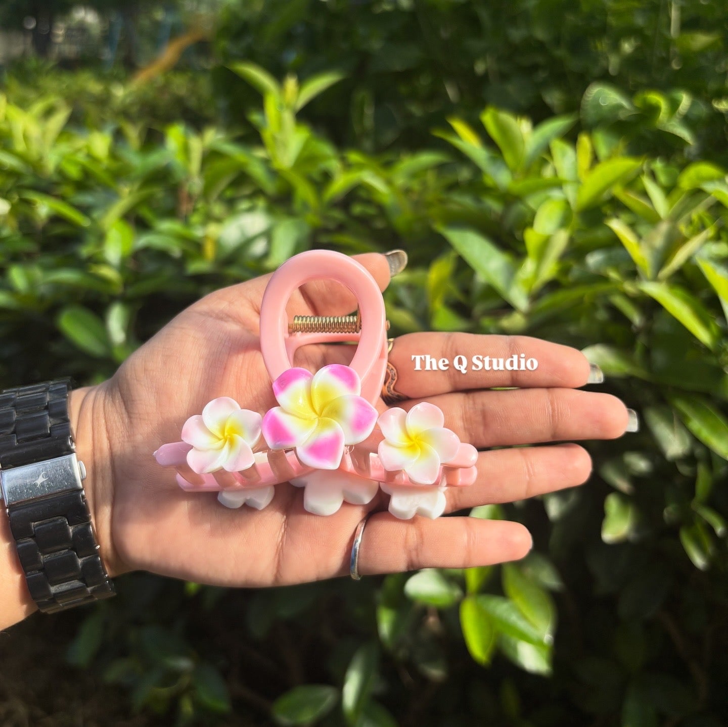 PINWHEEL FLOWER HAIR CLAW CLIP