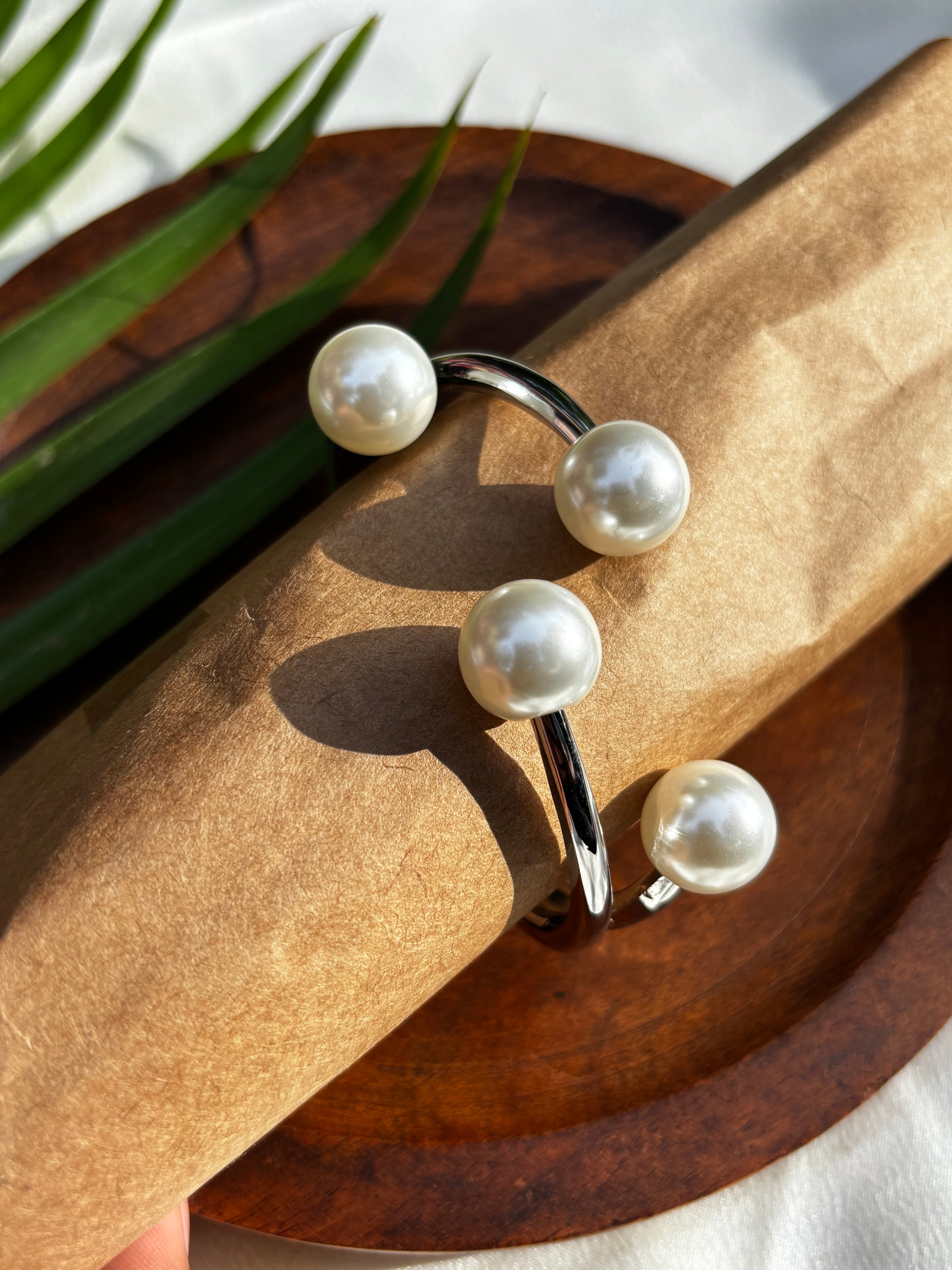 PEARL CRISS CROSS ARRANGEMENT KADA