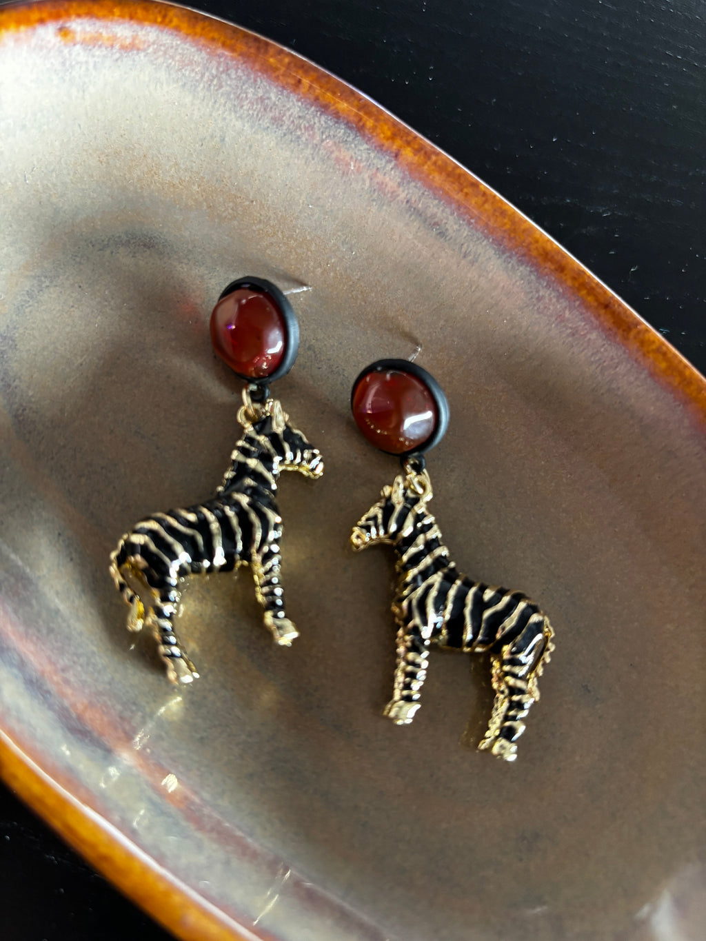 ZEBRA CHARM EARRING