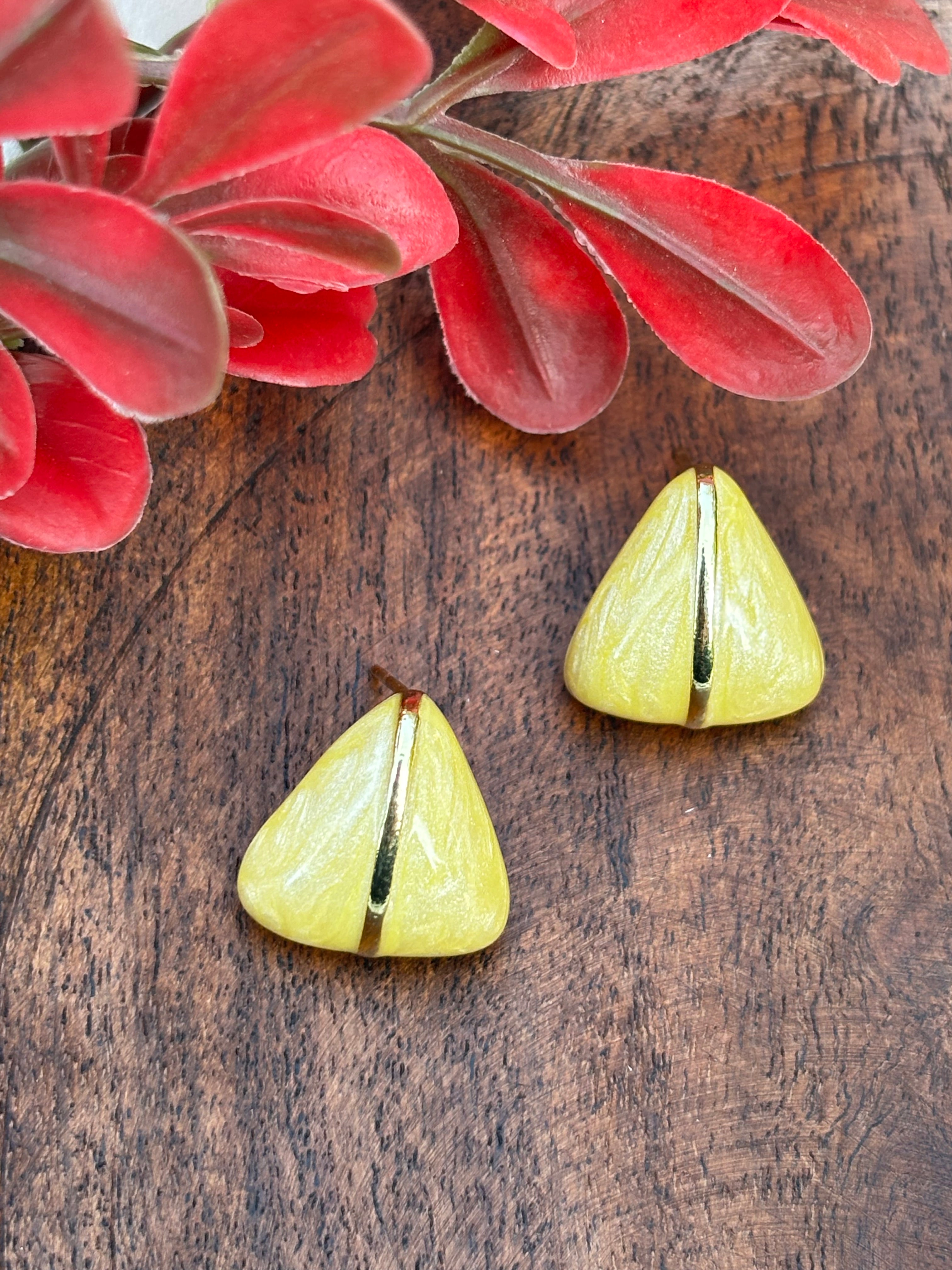 CANDY KISS STUDS