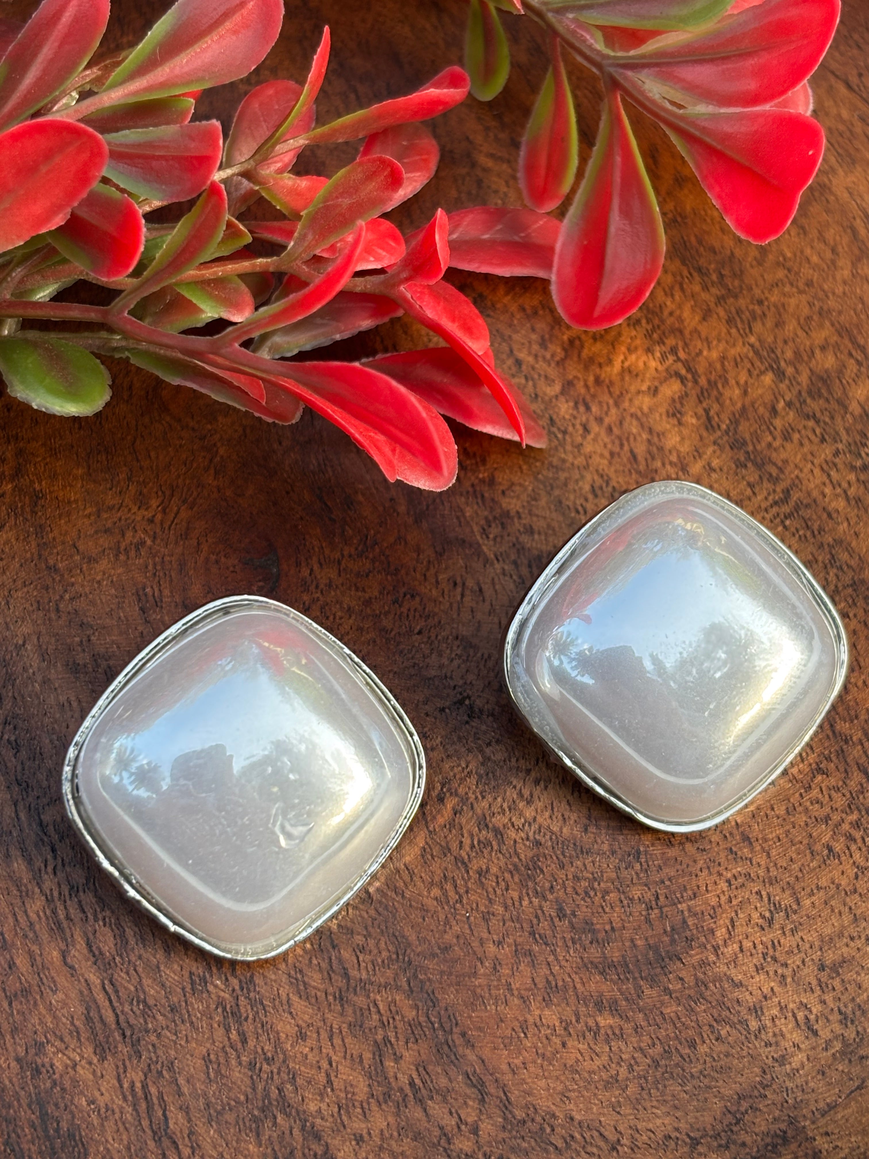 PEARL BIG STUDS