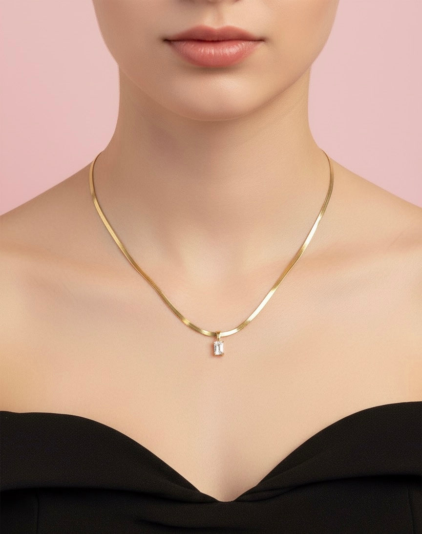 MINIMAL WHITE STONE ANTITANISH PENDANT NECKLACE