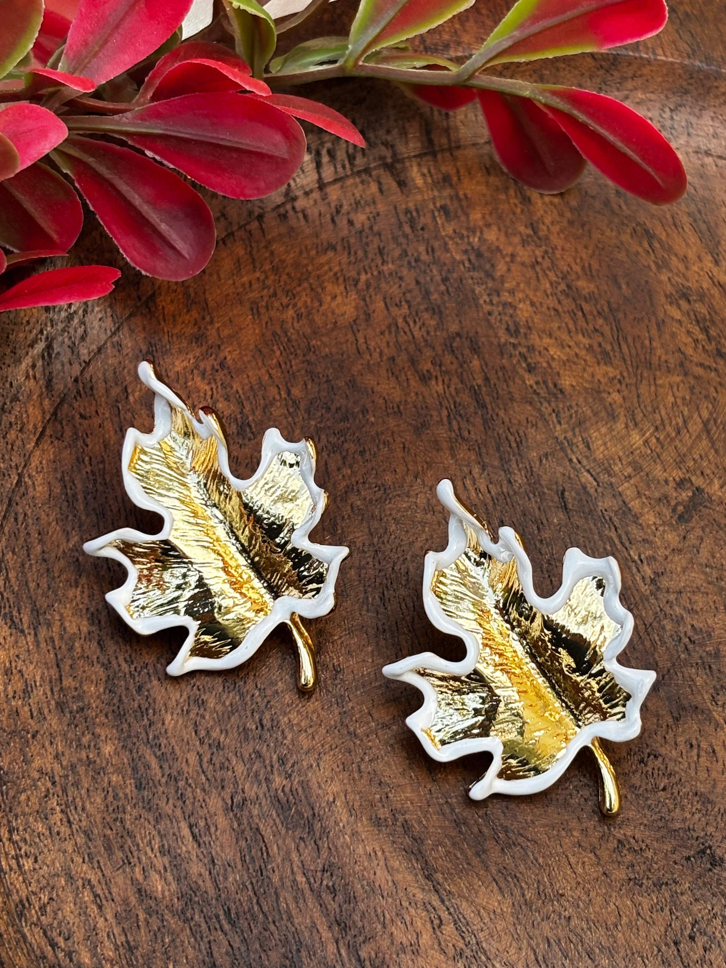GOLDEN SHOWER EARRING