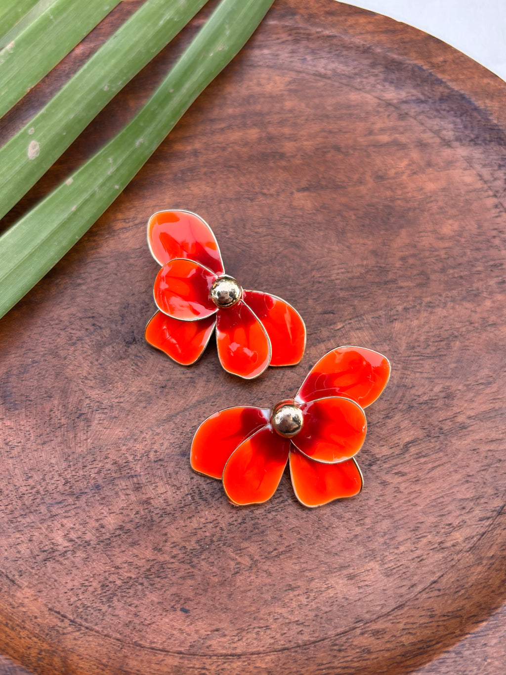 HALF PETAL EARRING