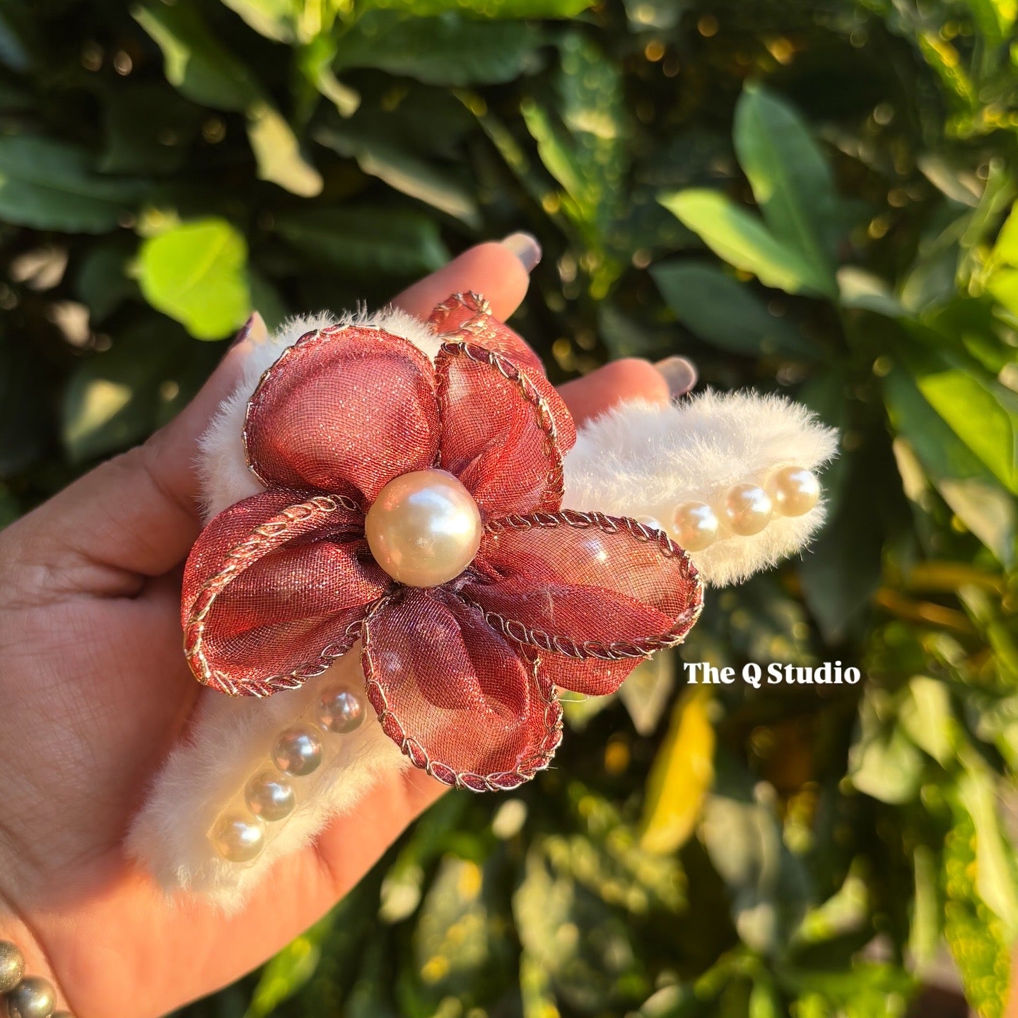 VELVET PEARL FLOWER HAIR CLAW CLIP