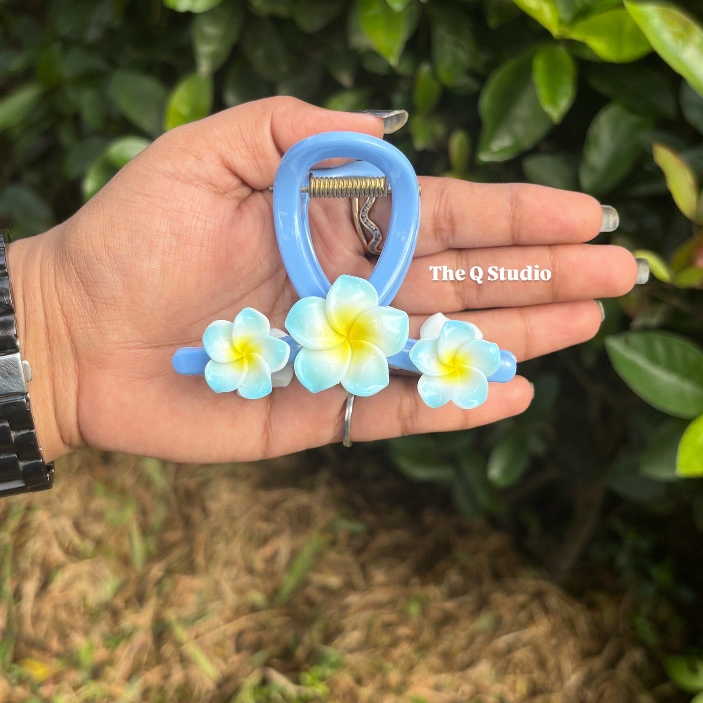 PINWHEEL FLOWER HAIR CLAW CLIP