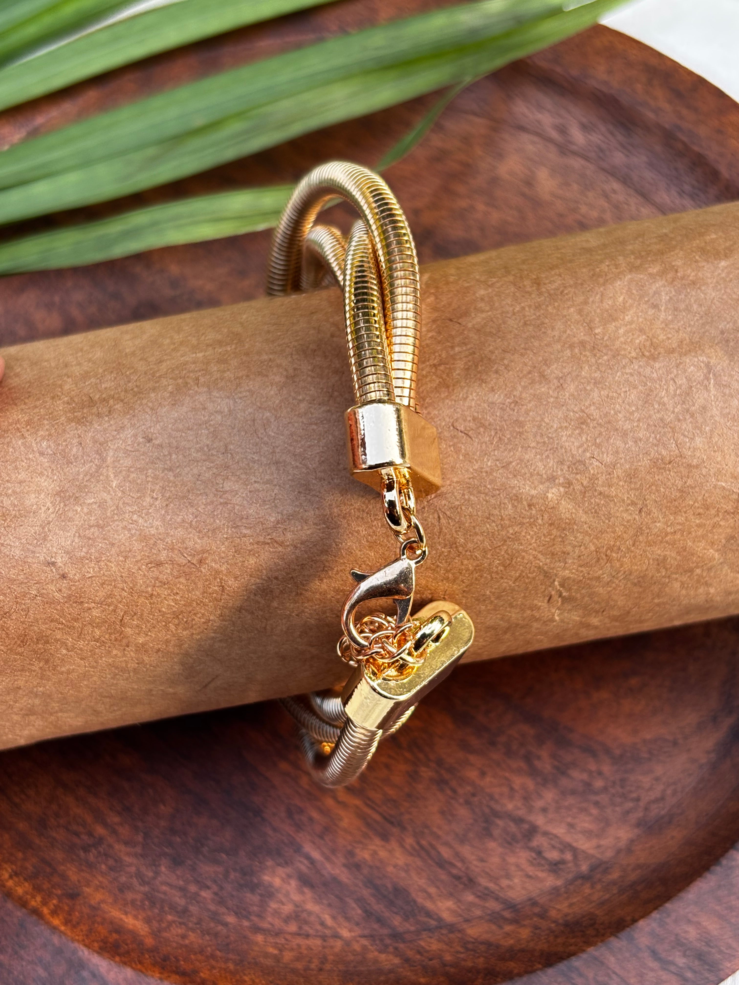 MULTI WIRED ADJUSTABLE BRACELET