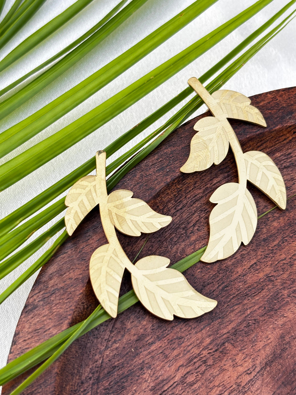 ANTITARNISH LEAVES EARRING