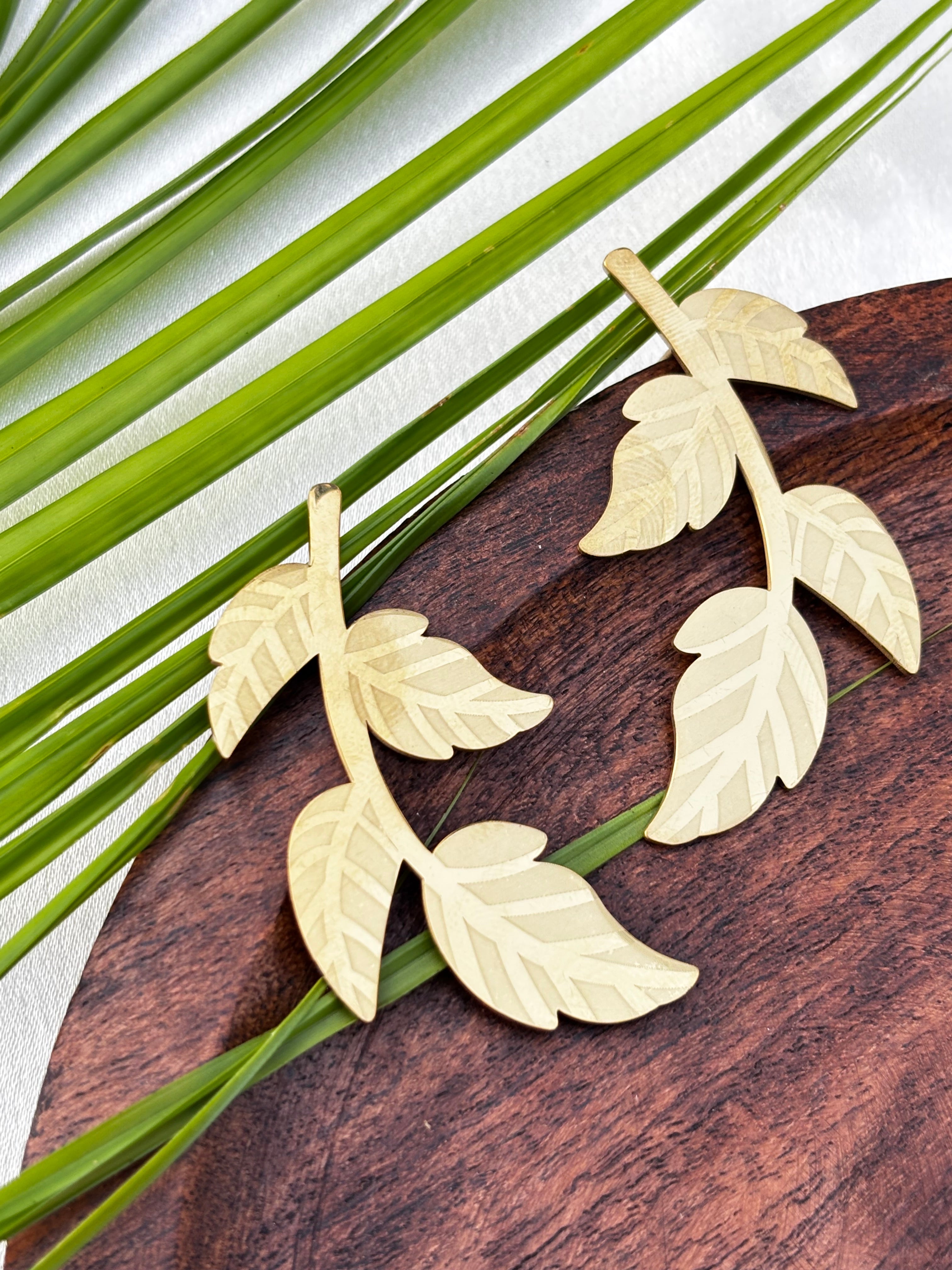 ANTITARNISH LEAVES EARRING