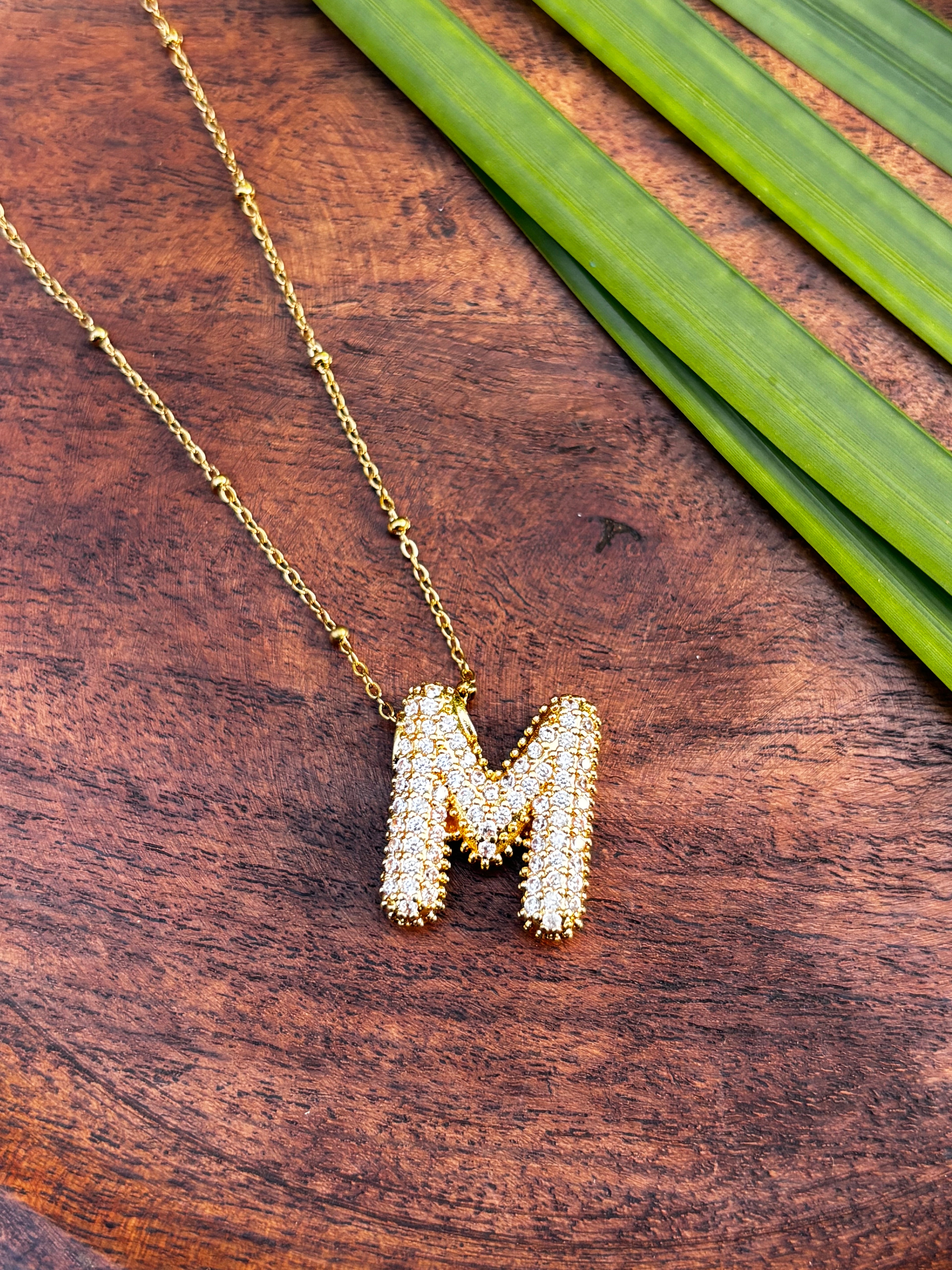 SINGLE ALPHABET DIAMOND PENDANT CHAIN NECKLACE