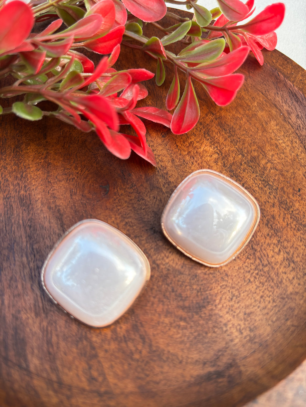 PEARL BIG STUDS