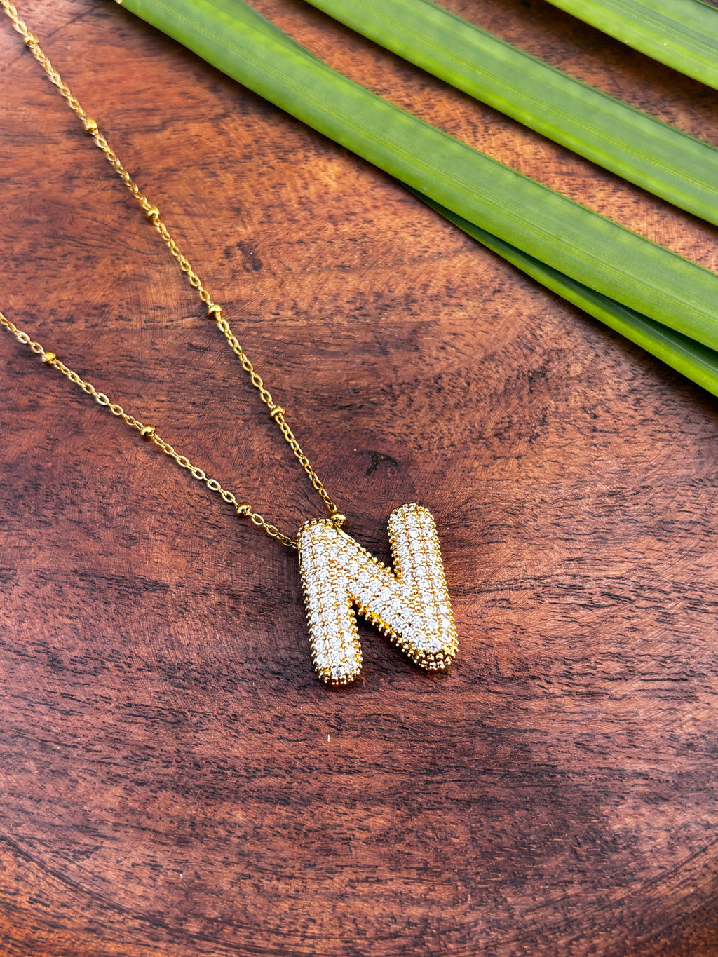 SINGLE ALPHABET DIAMOND PENDANT CHAIN NECKLACE