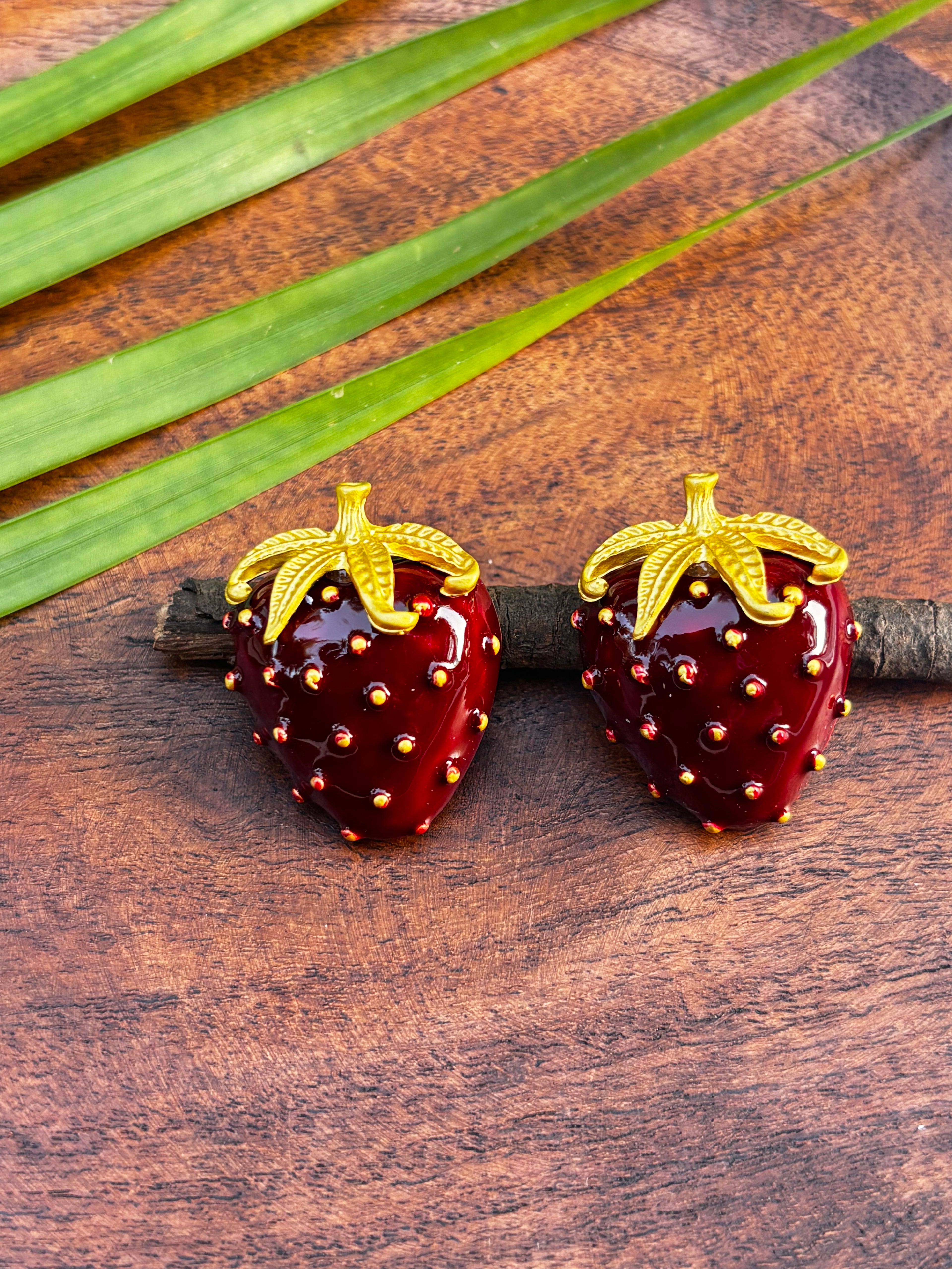 BERRY POP EARRING