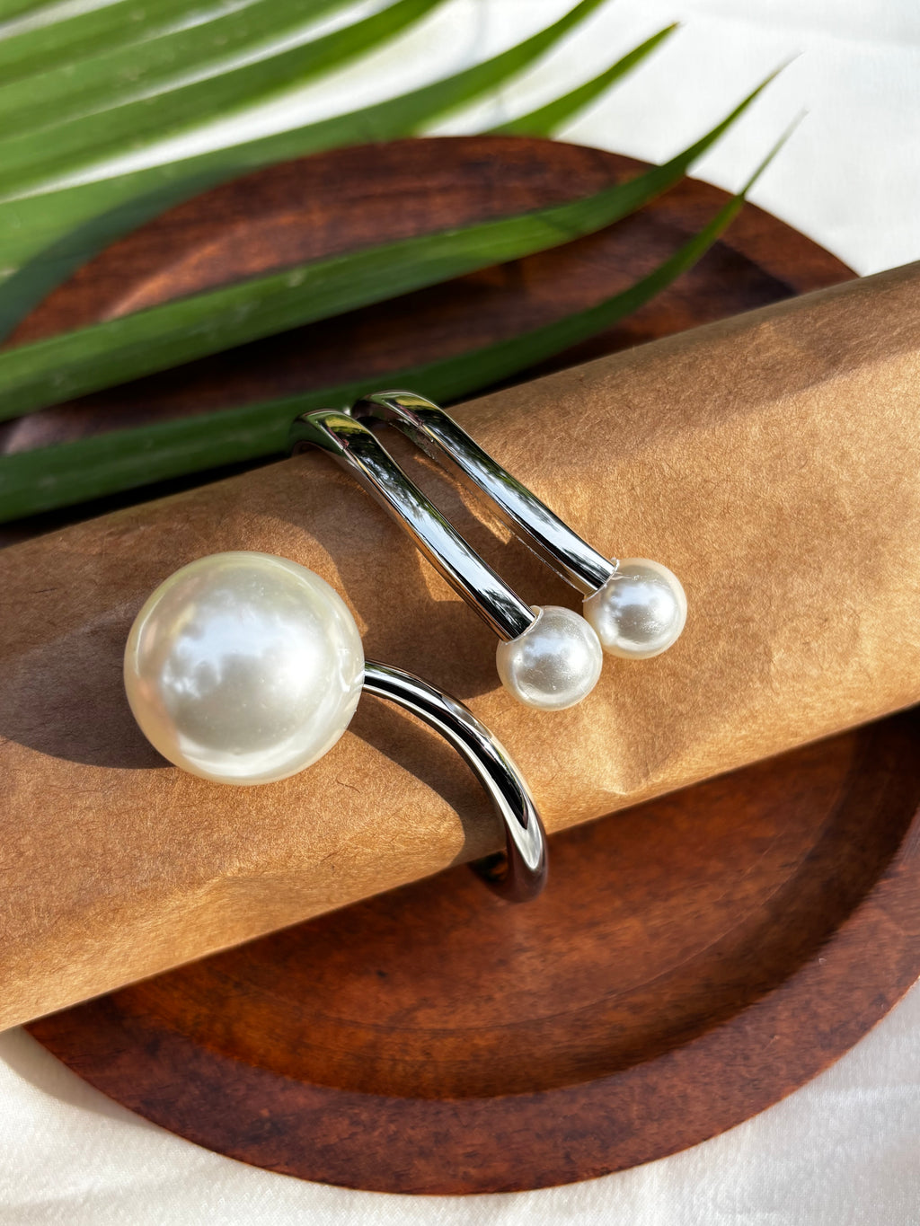 PEARLS SILVER HAND CUFF