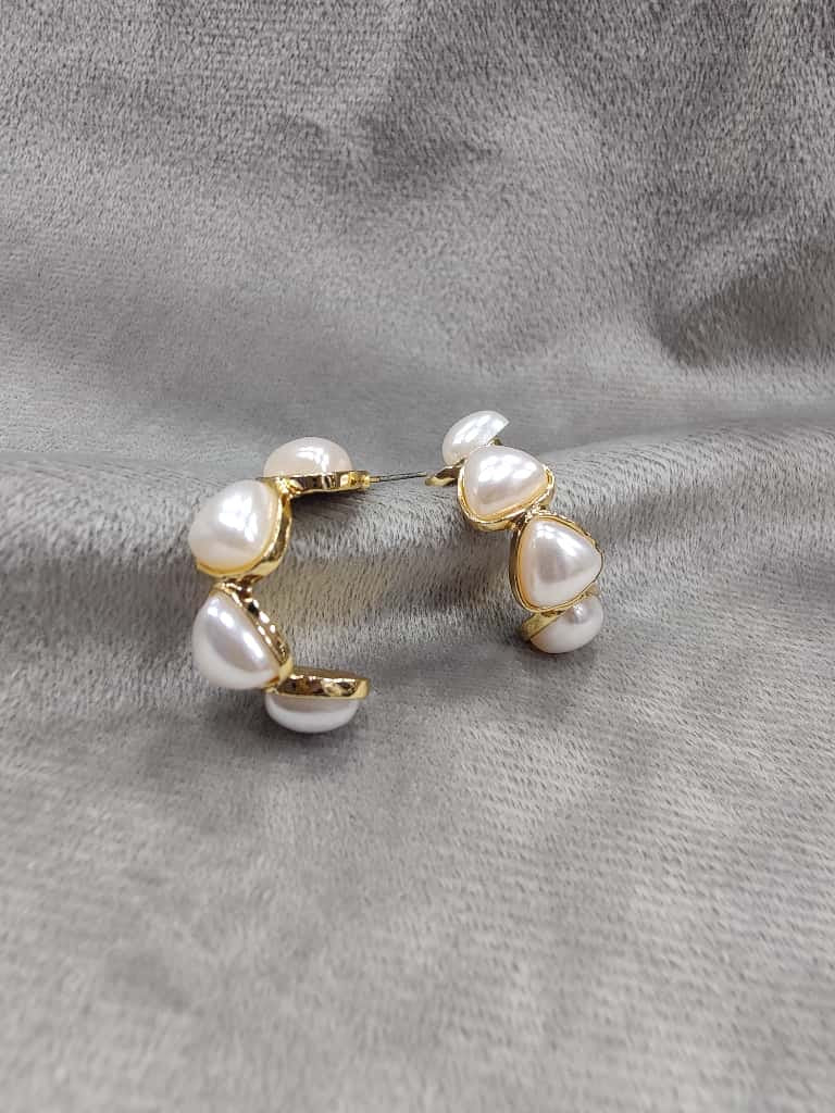 PEARL HALF HOOP EARRING