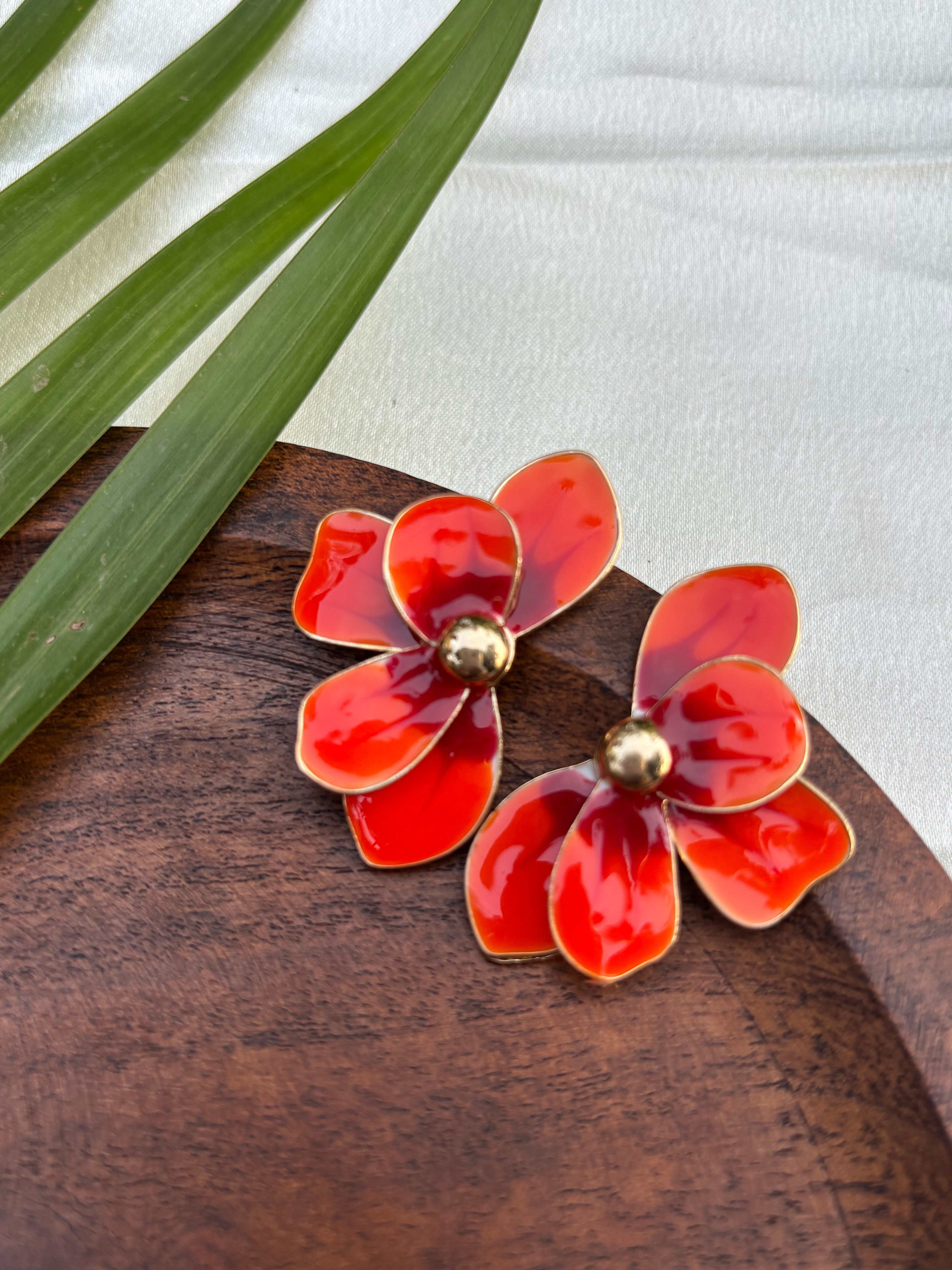 HALF PETAL EARRING