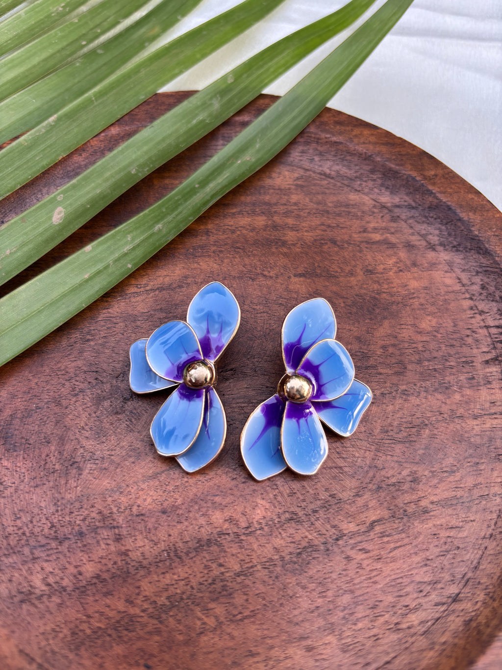 HALF PETAL EARRING