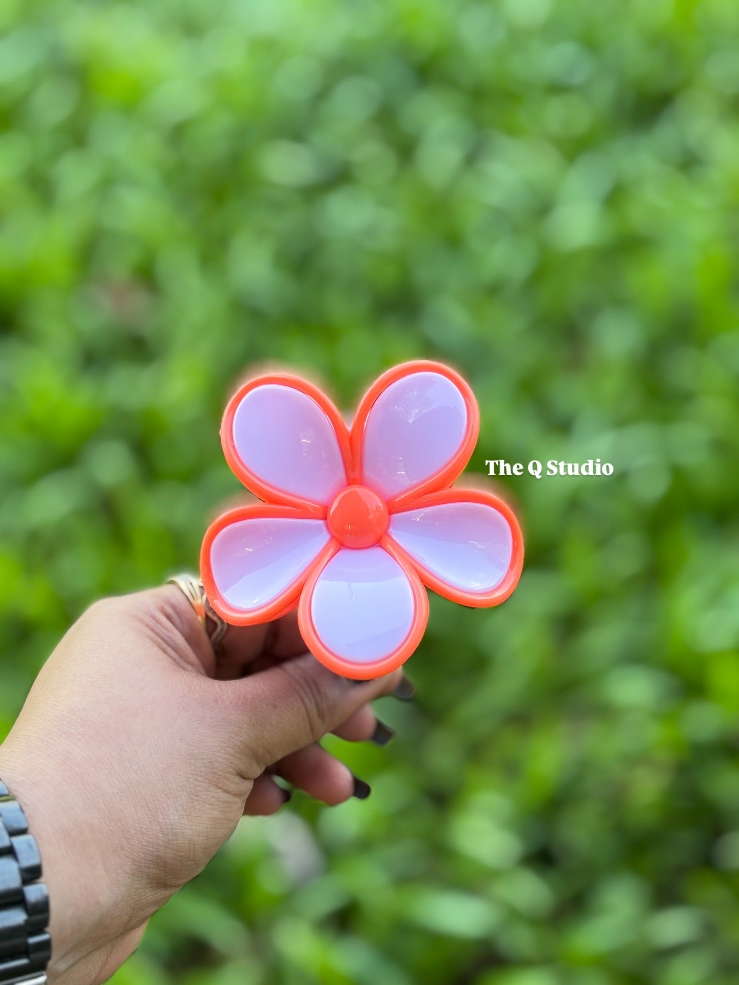 BLOOM POP HAIR CLAW CLIP