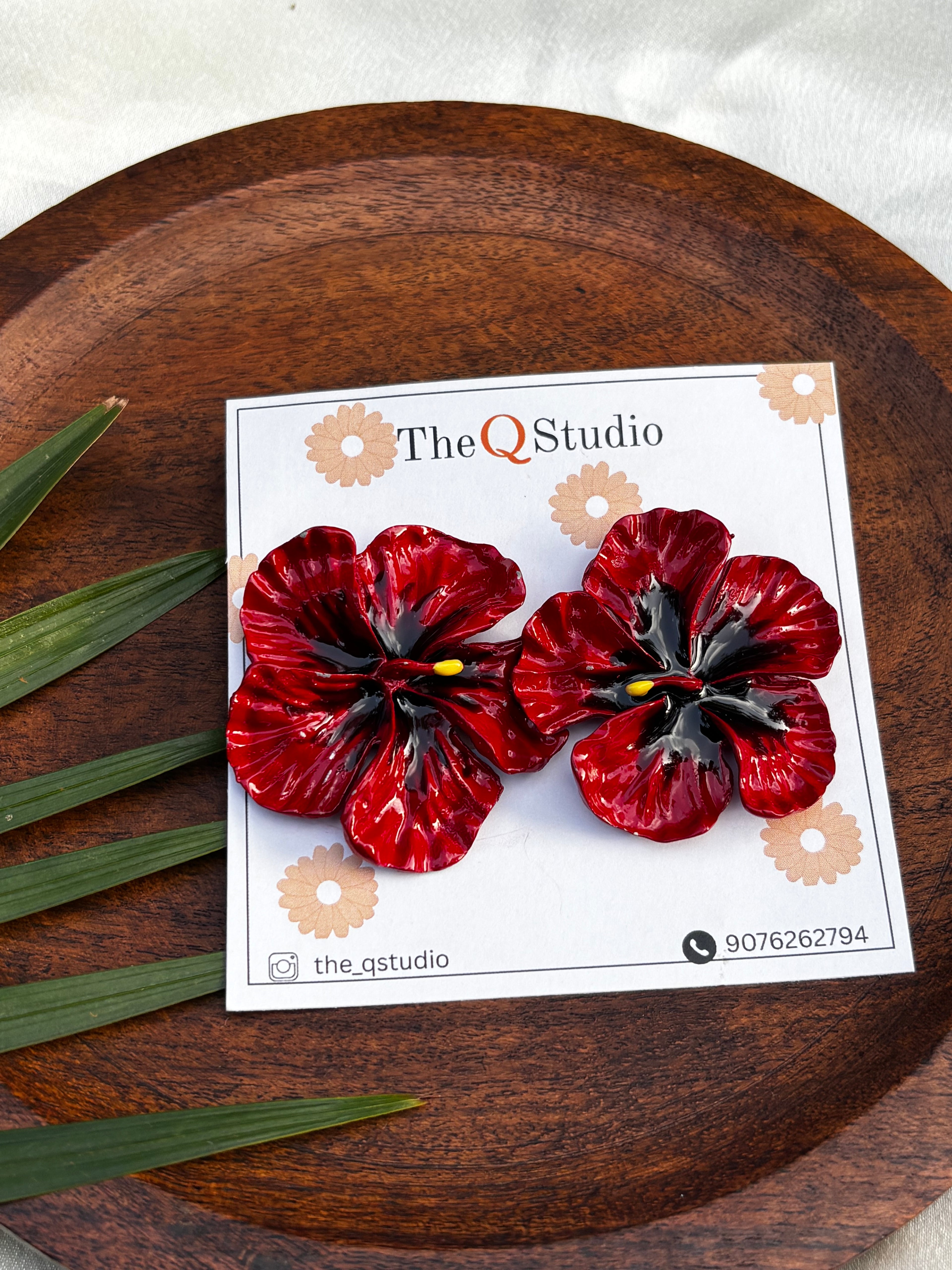 HIBISCUS PETAL DROPS