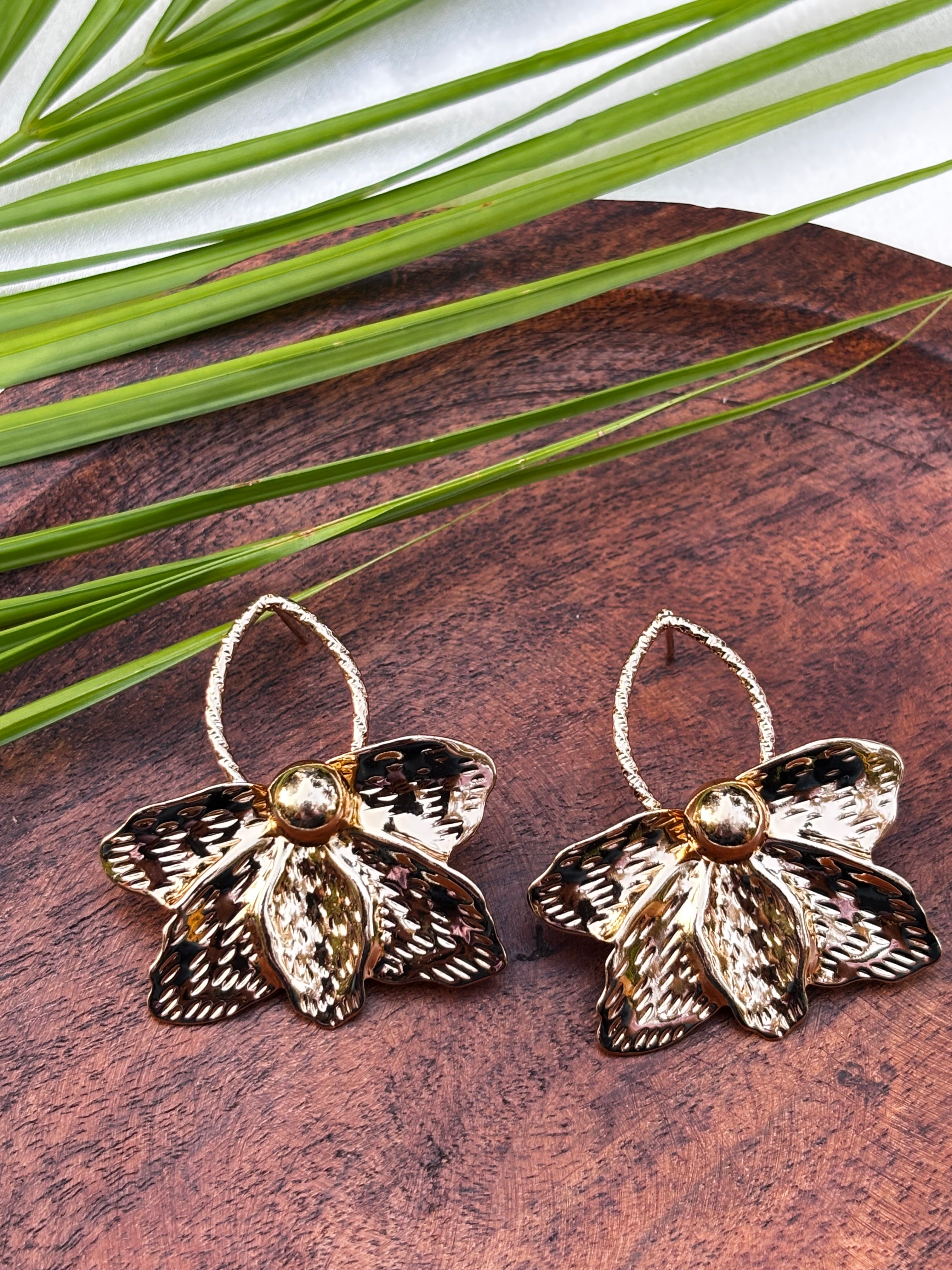 ANTITARNISH HALF FLOWER EARRING