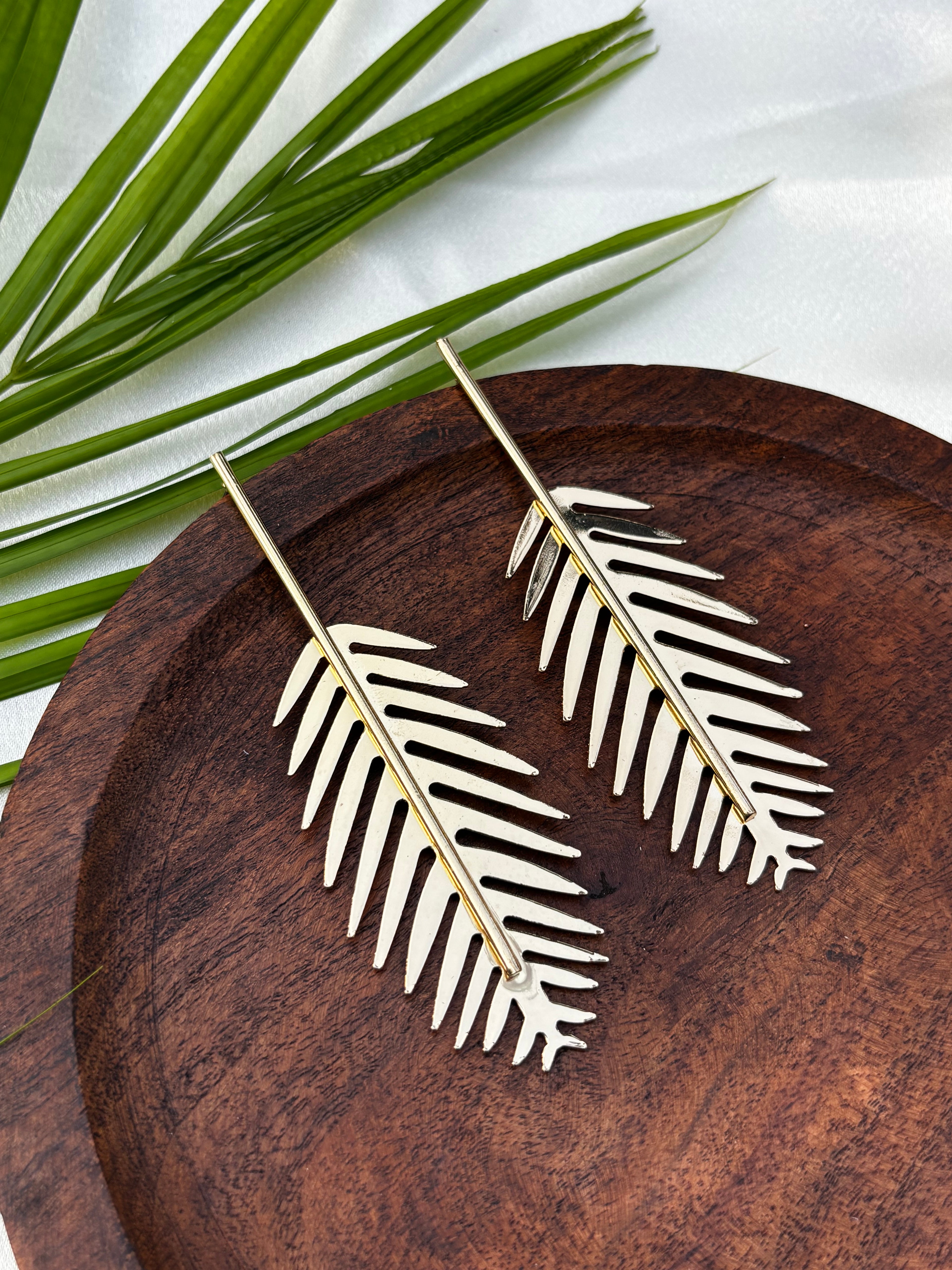 ANTITARNISH FEATHER EARRING