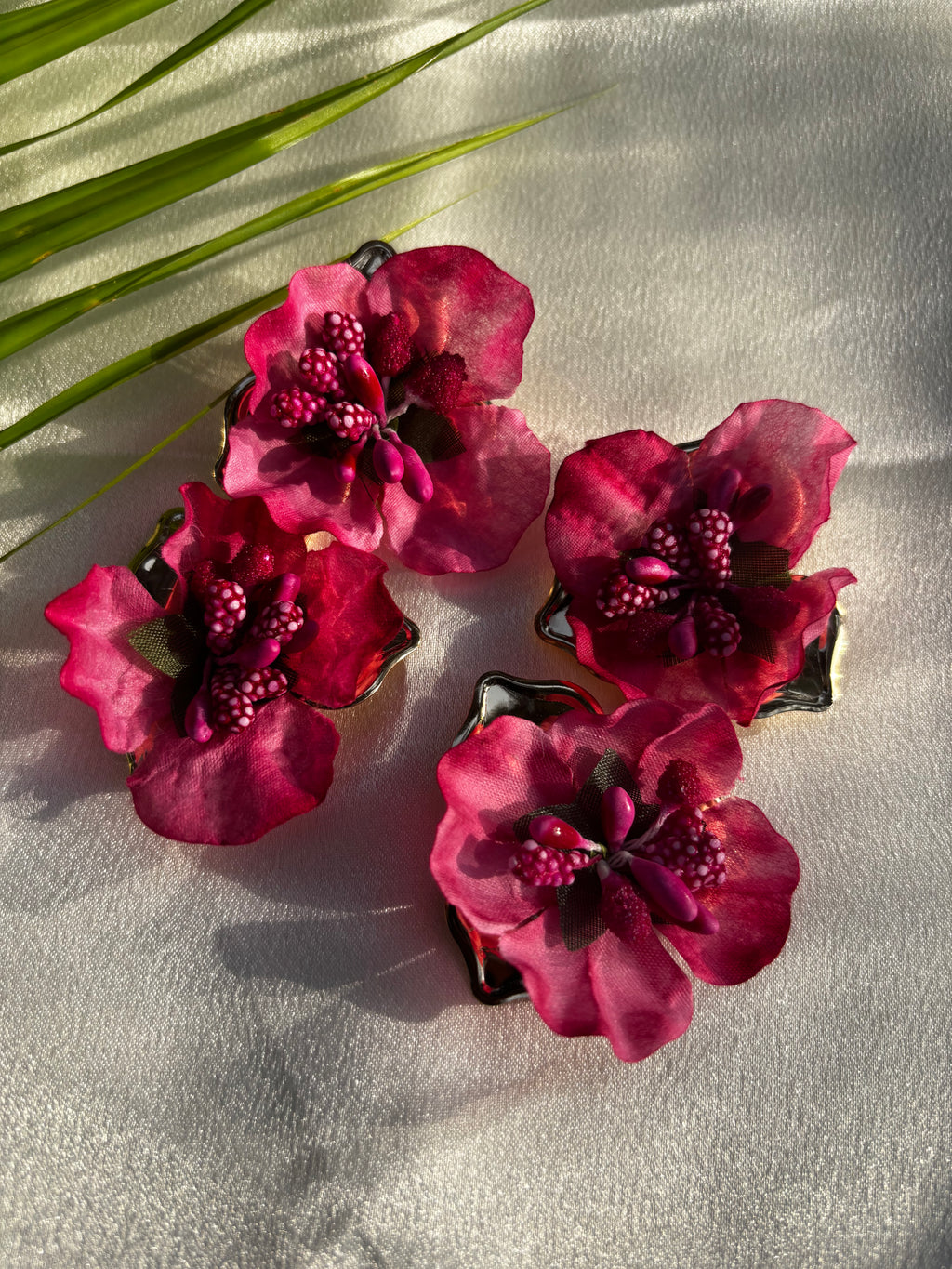 DELICATE PETAL EARRINGS